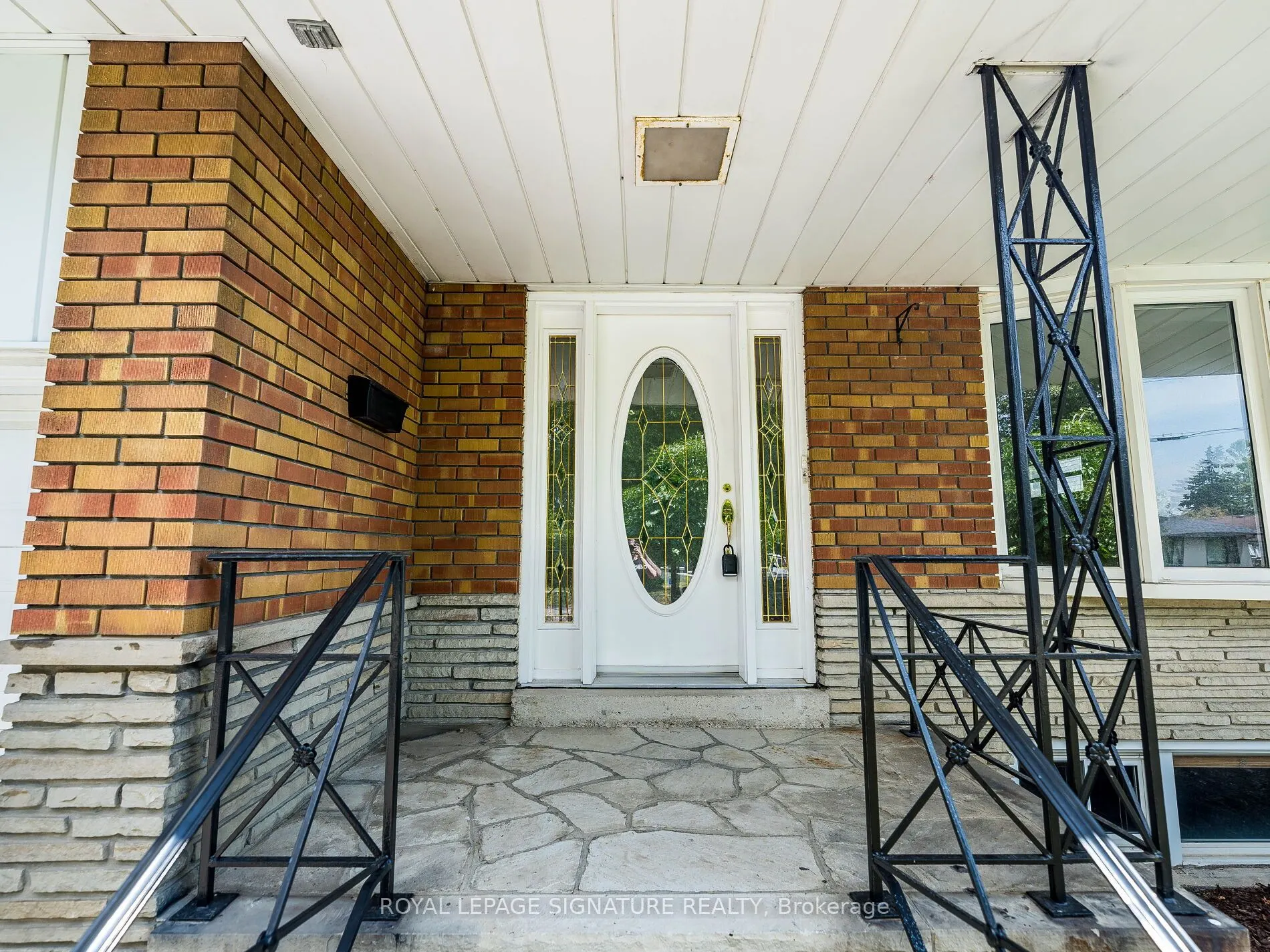 125 Decarie Circle