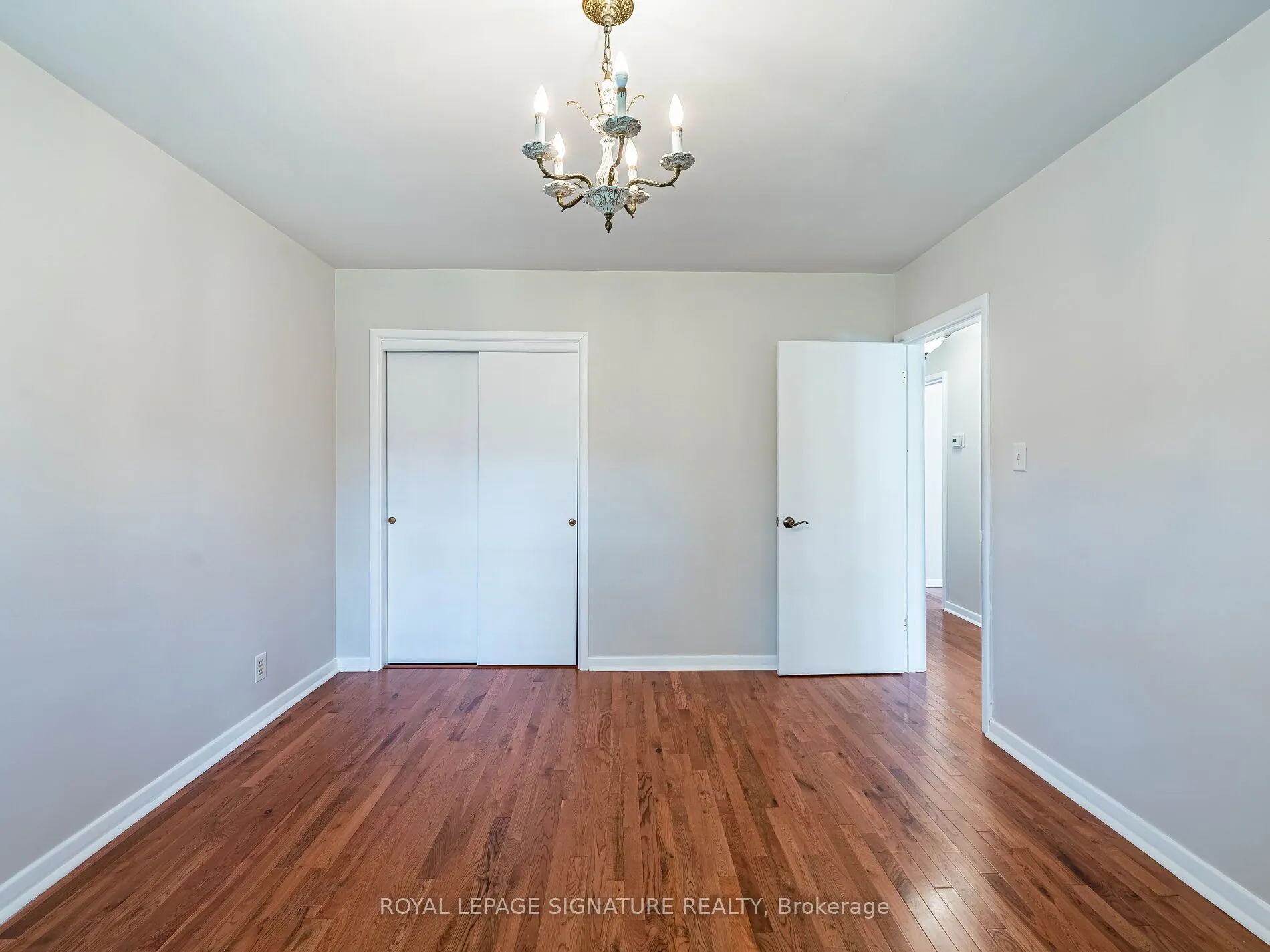 125 Decarie Circle