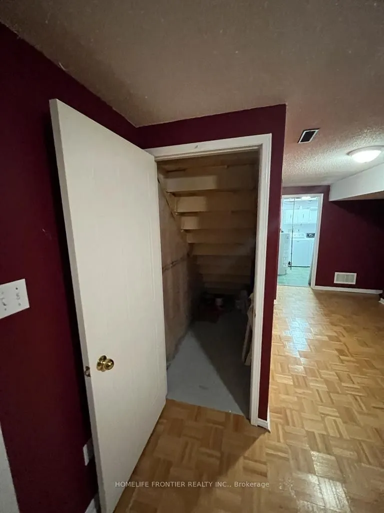 5865 Dalebrook Crescent, #2B