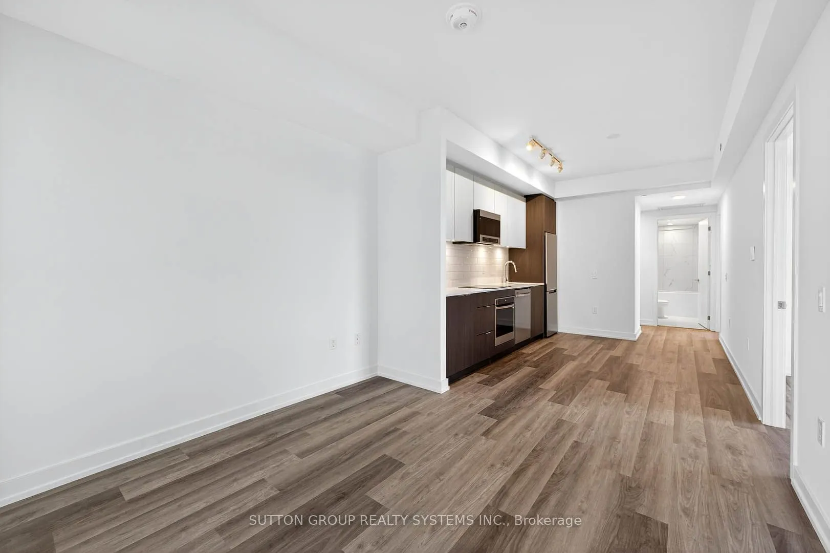 6 Chartwell Road, #402