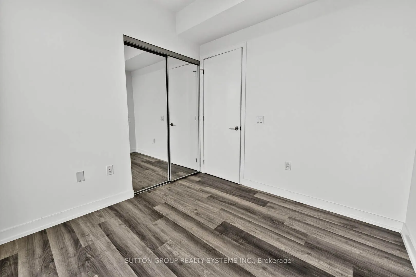 6 Chartwell Road, #402