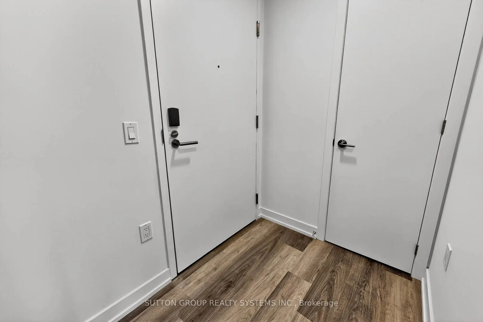 6 Chartwell Road, #402