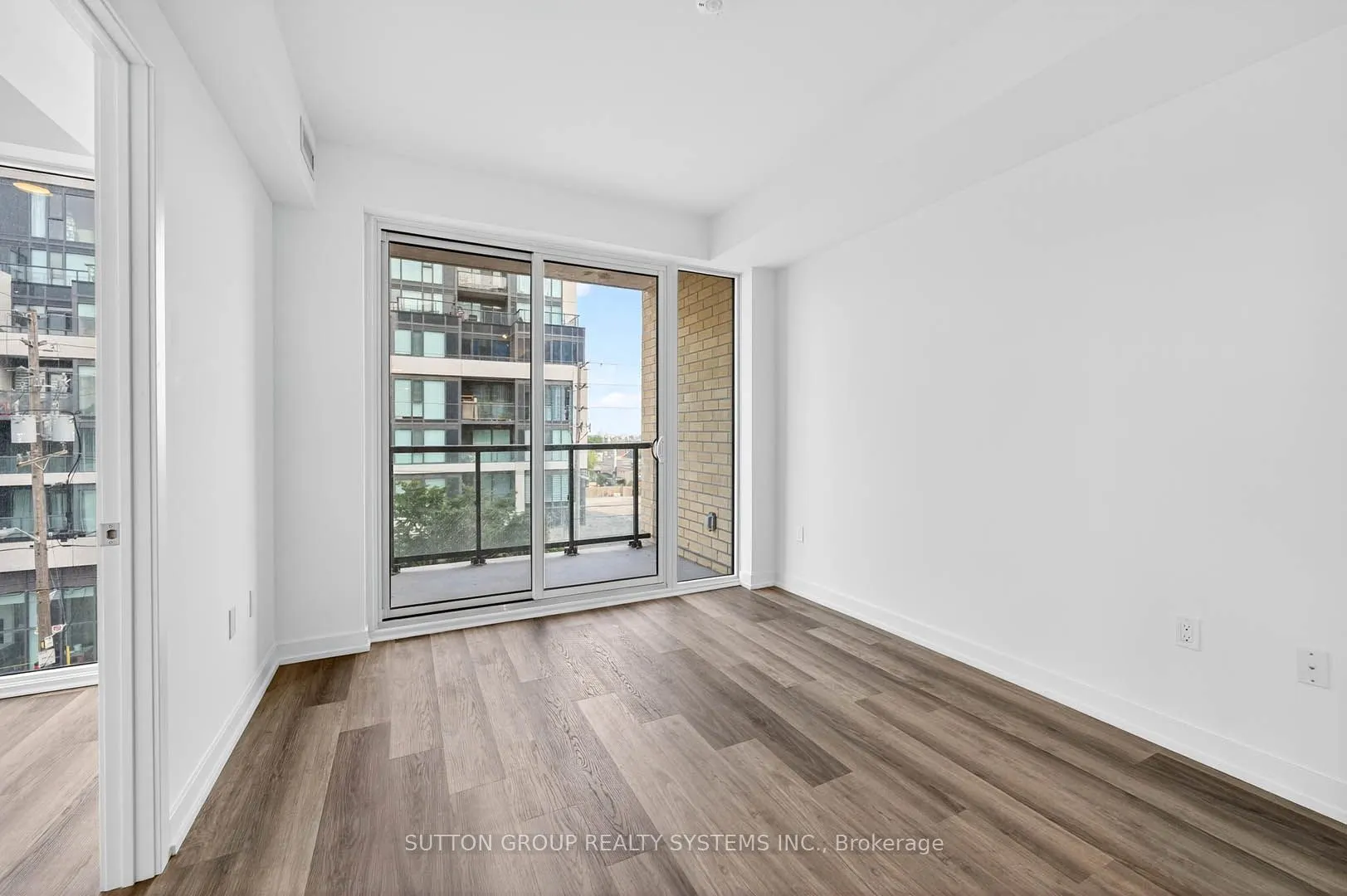 6 Chartwell Road, #402