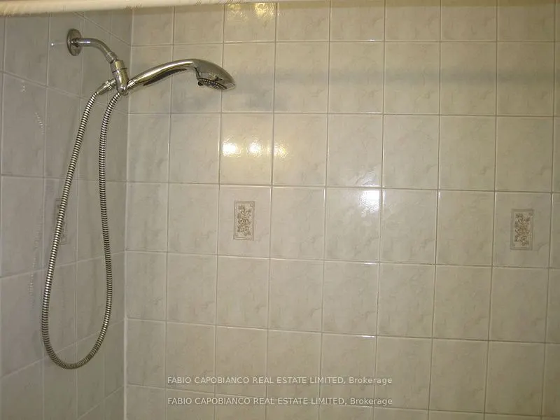 52 Jellicoe Avenue, #1