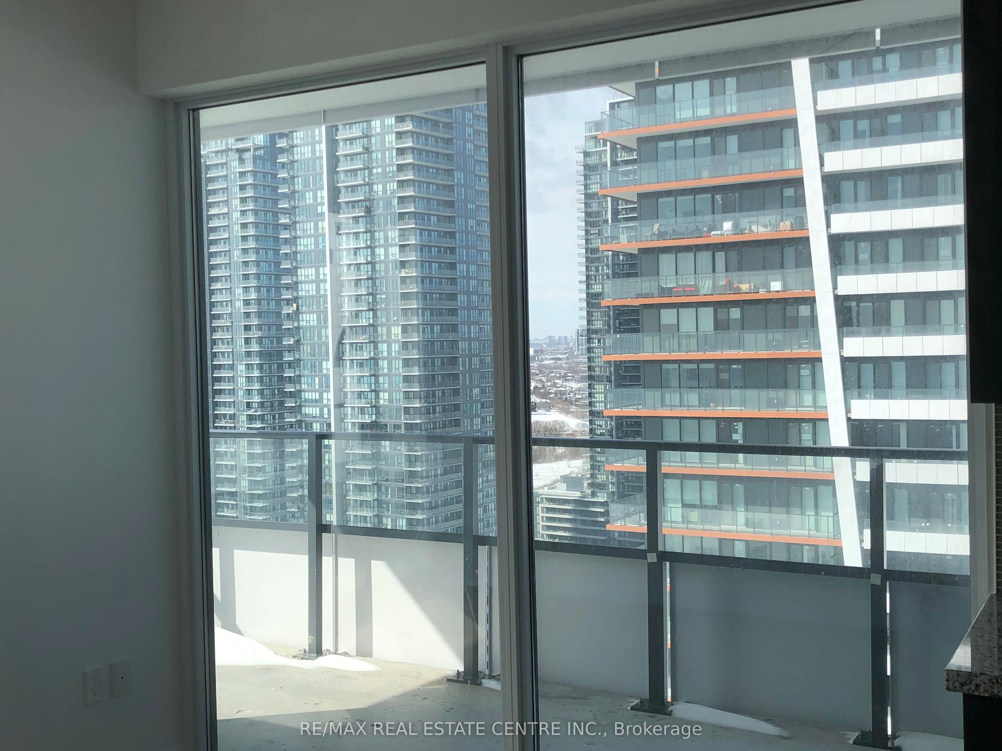 20 SHORE BREEZE Drive, #2302