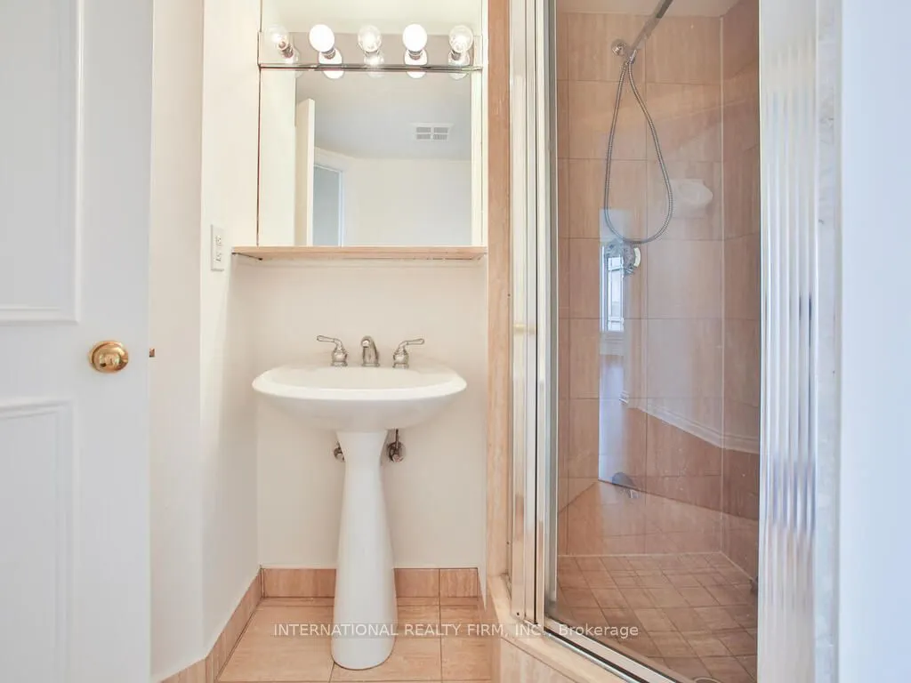 1 Palace Pier Court, #3309