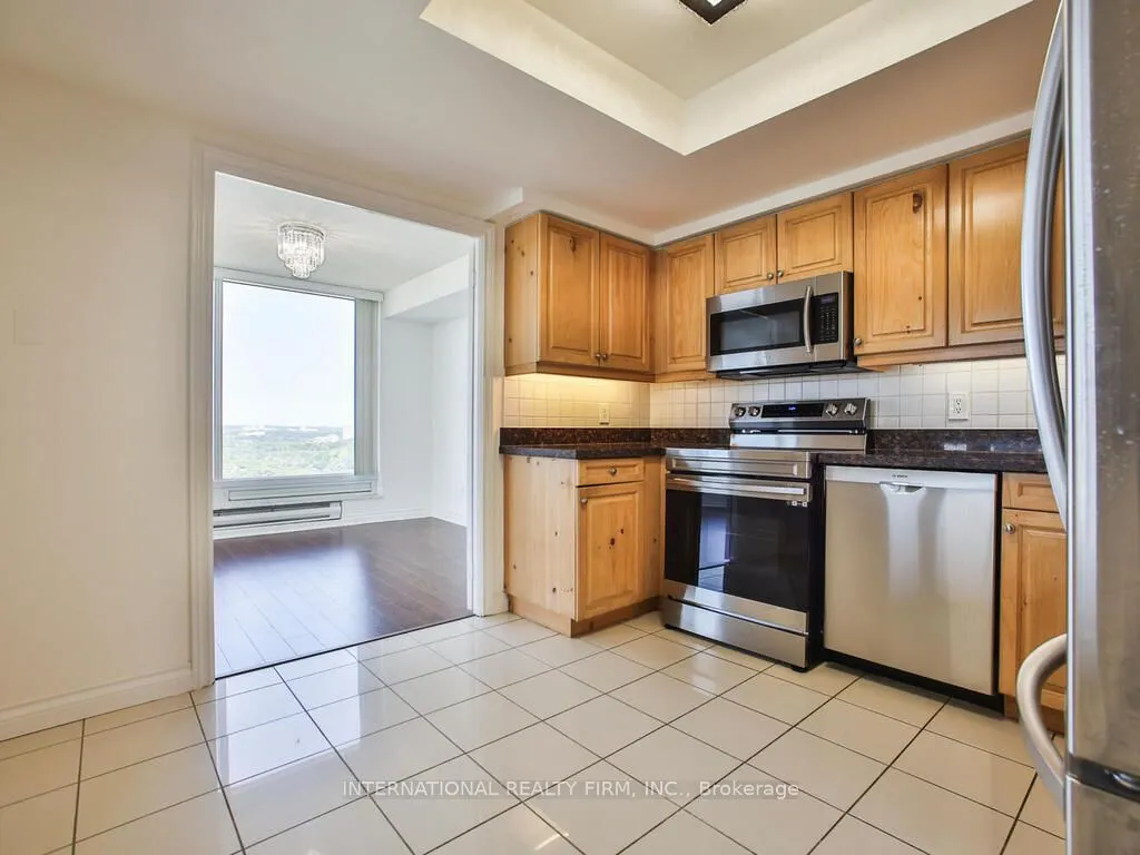 1 Palace Pier Court, #3309
