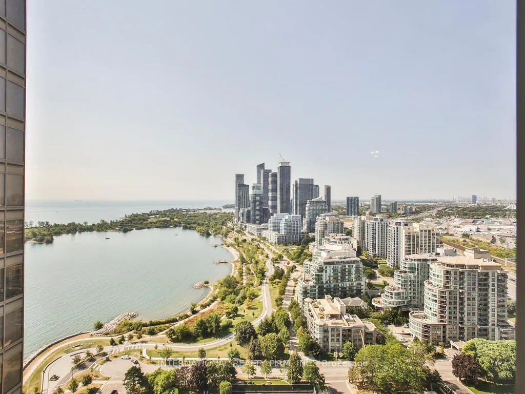 1 Palace Pier Court, #3309