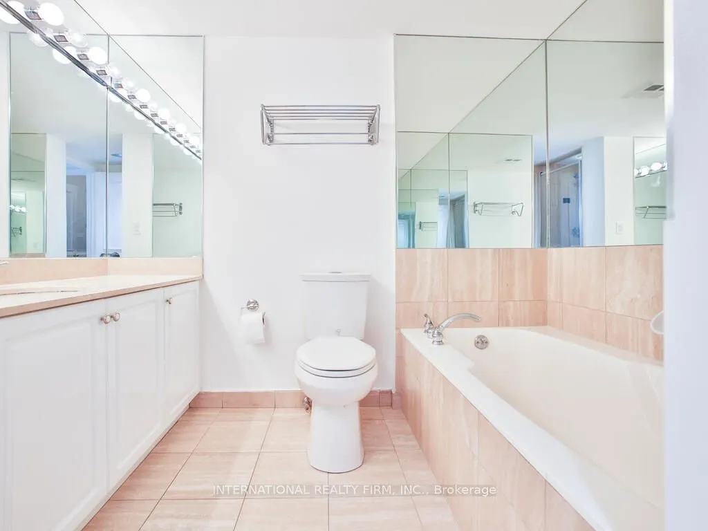 1 Palace Pier Court, #3309