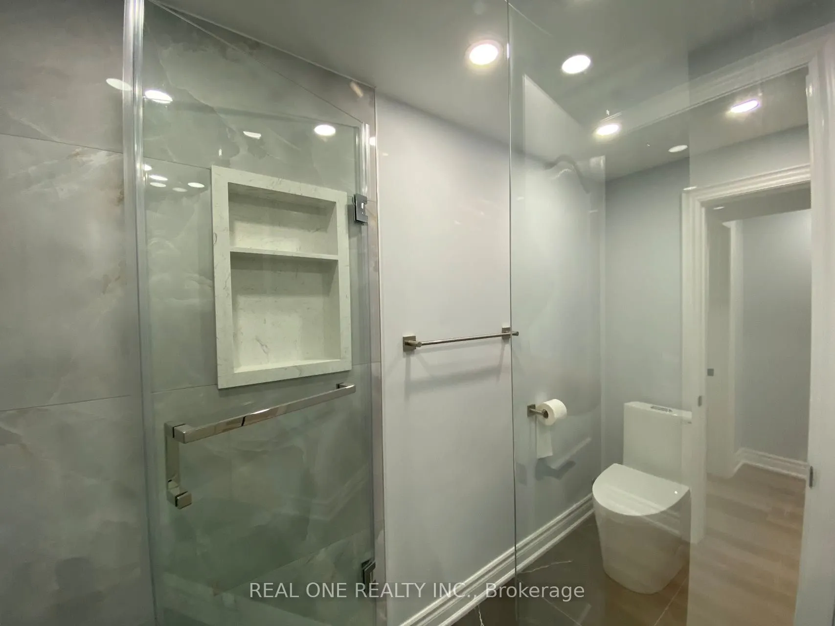 1186 Shadeland Drive, #Single room with bathroom