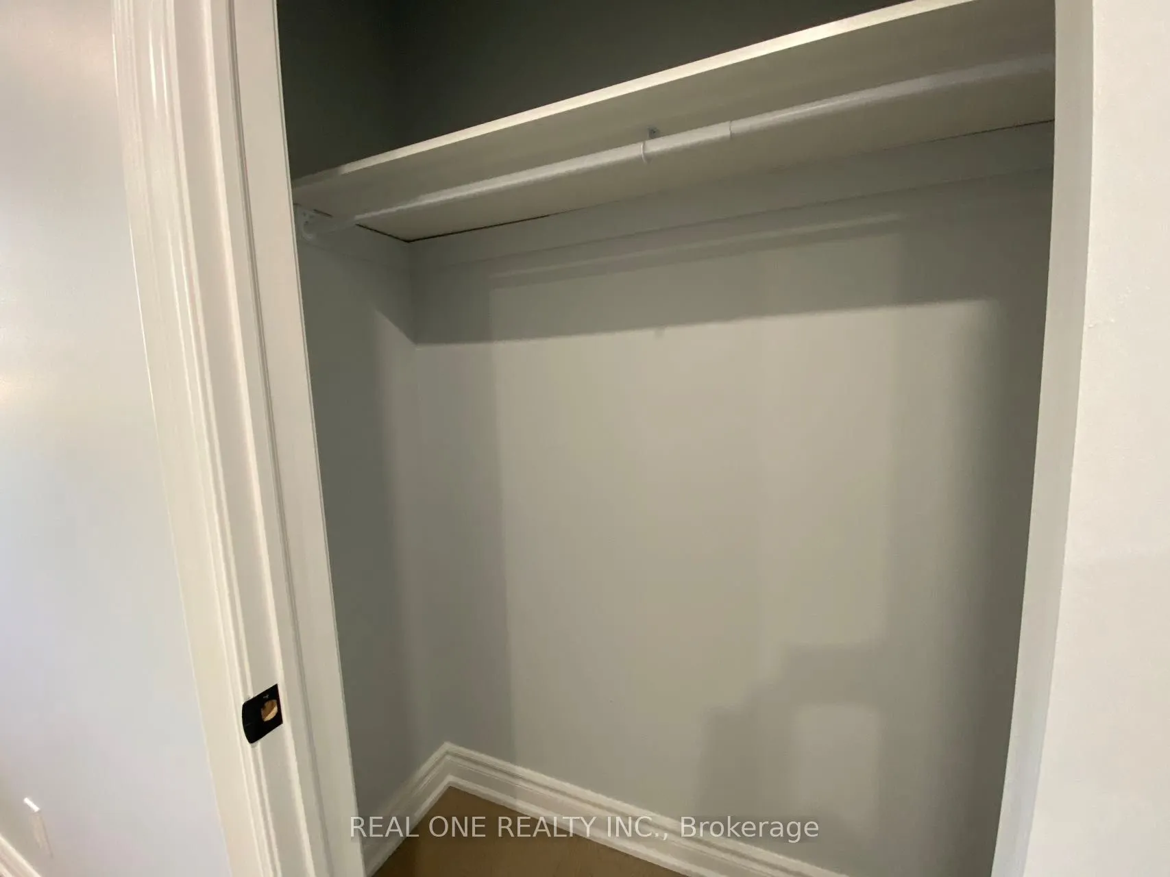 1186 Shadeland Drive, #Single room with bathroom