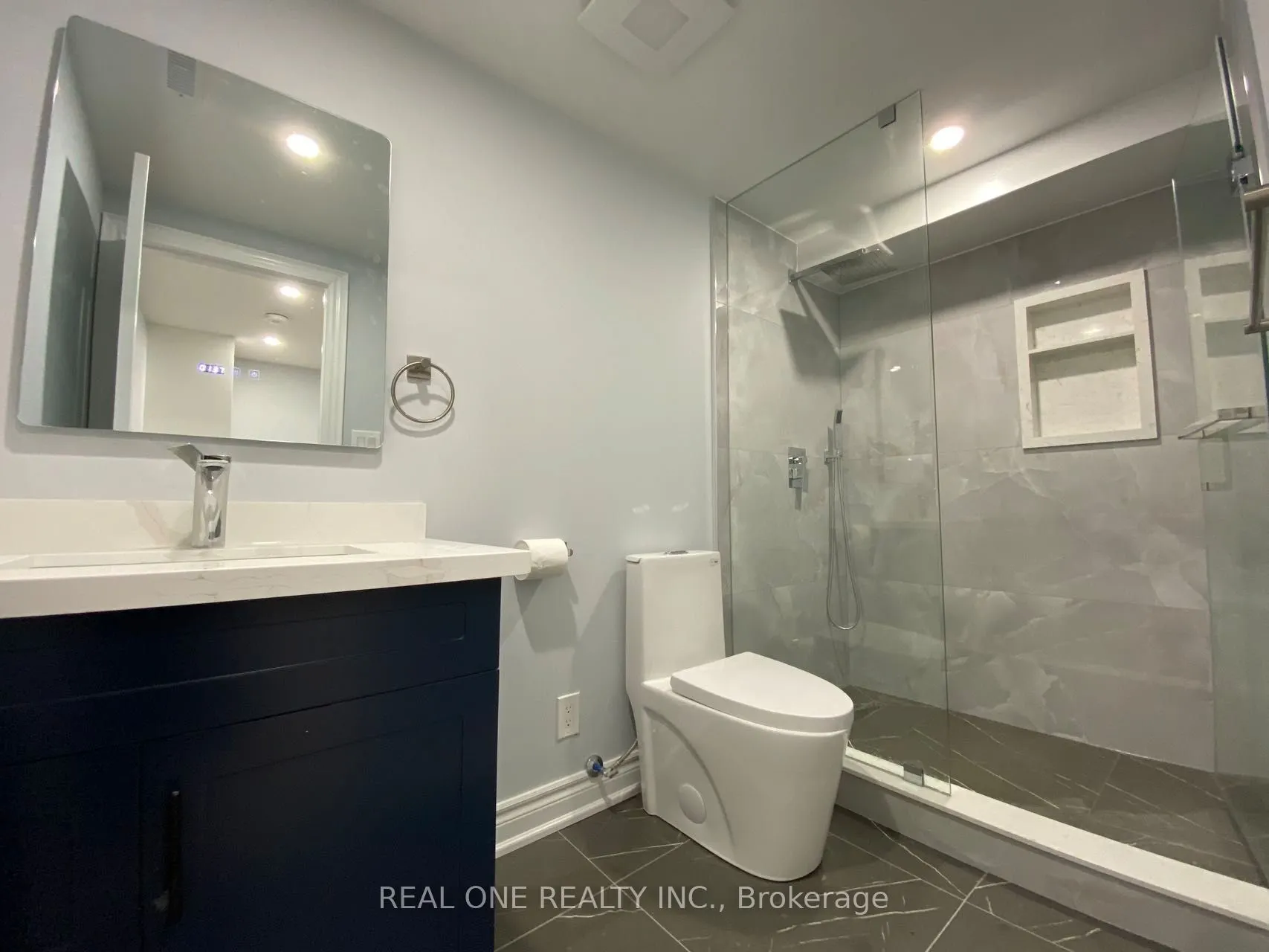1186 Shadeland Drive, #Single room with bathroom