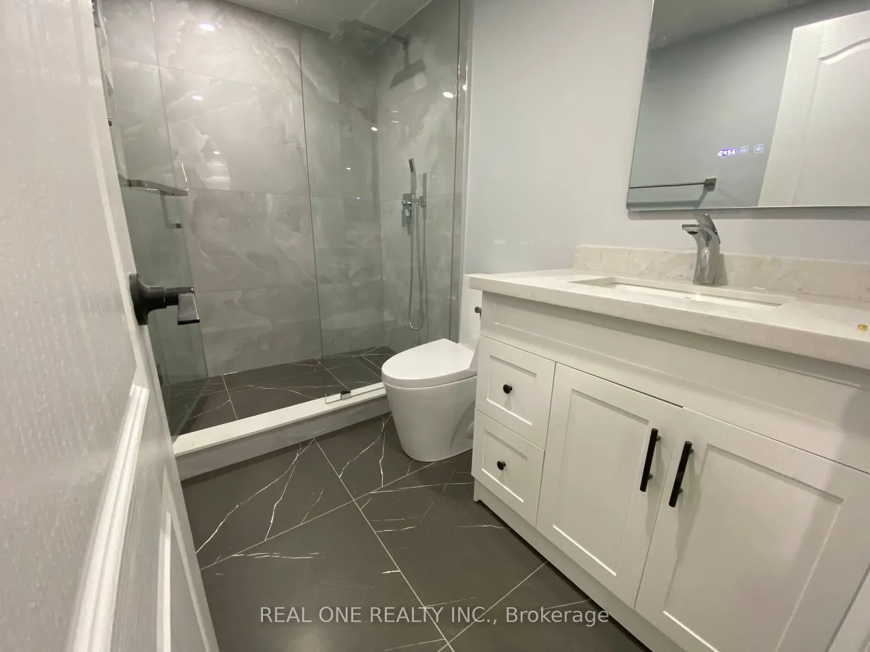 1186 Shadeland Drive, #Single room with bathroom