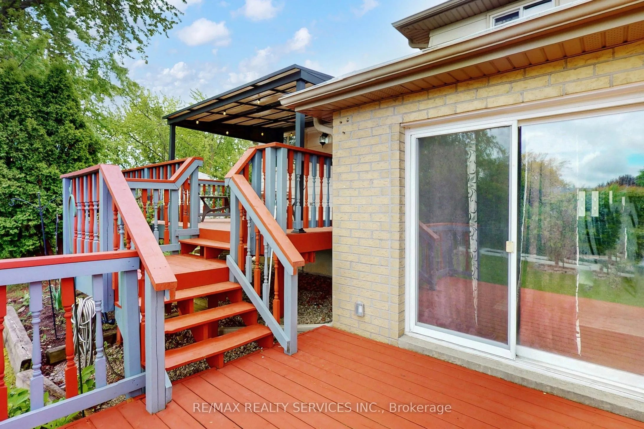 53 Geneva Crescent