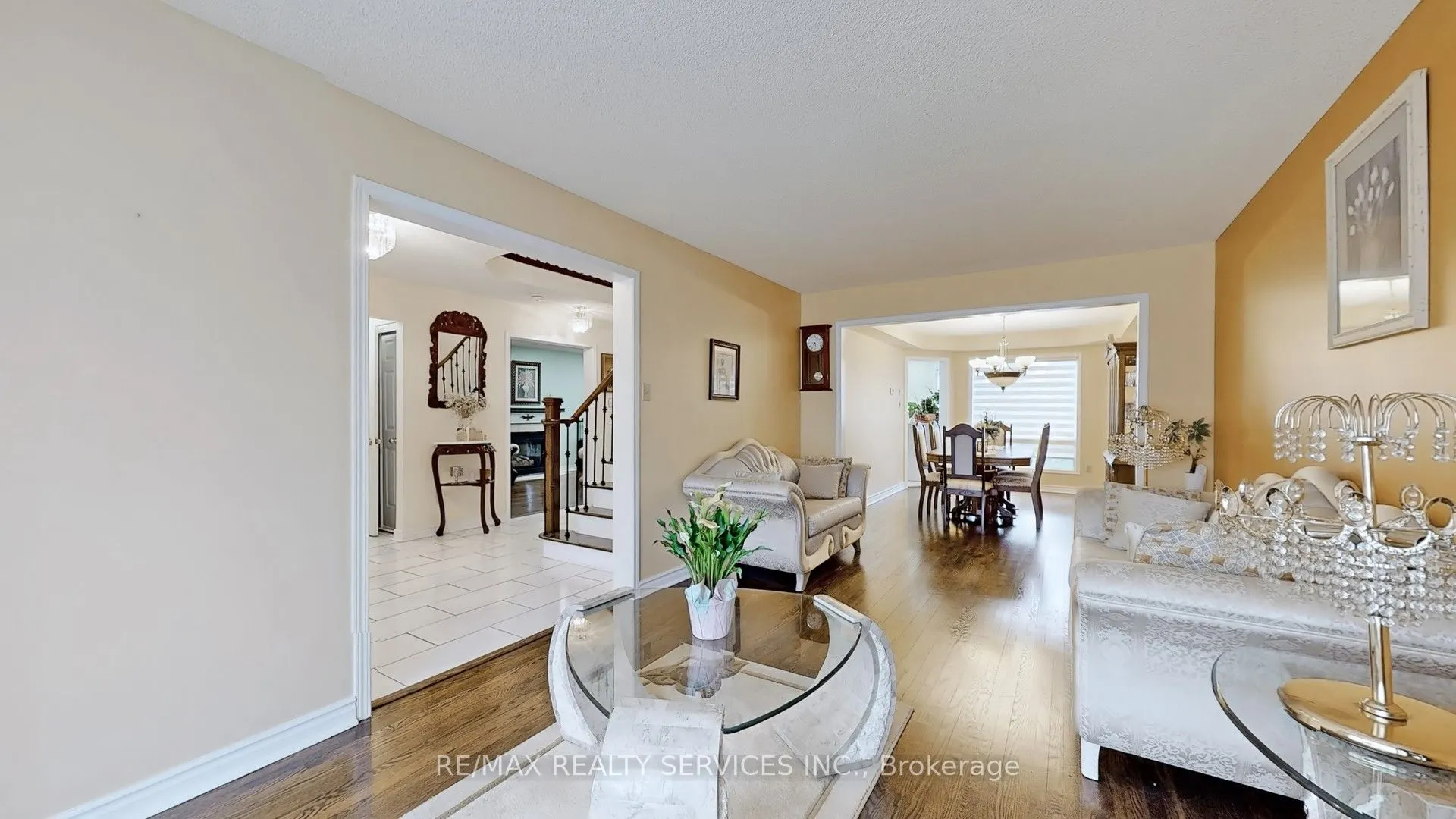 87 Sprucelands Avenue
