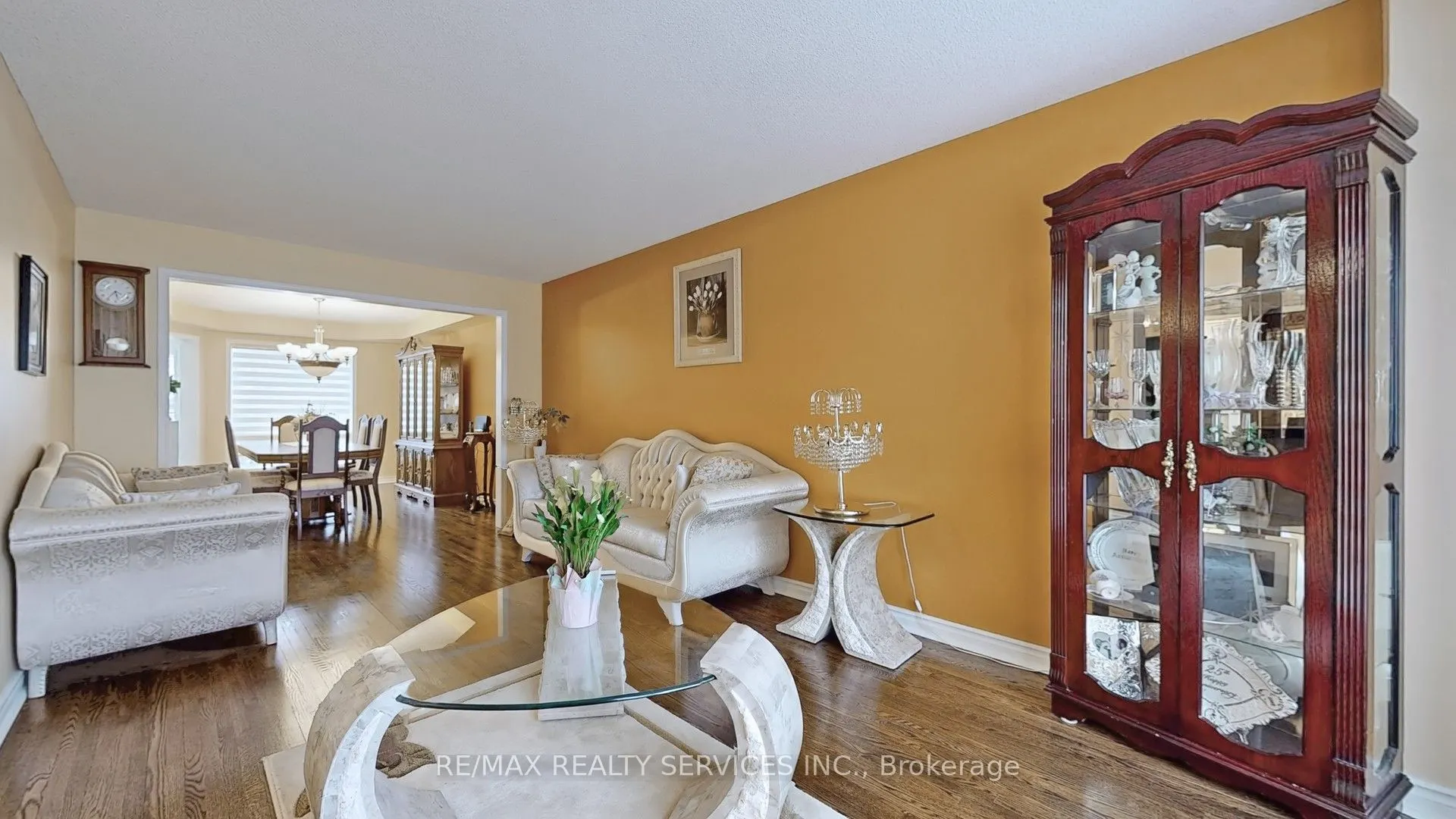87 Sprucelands Avenue