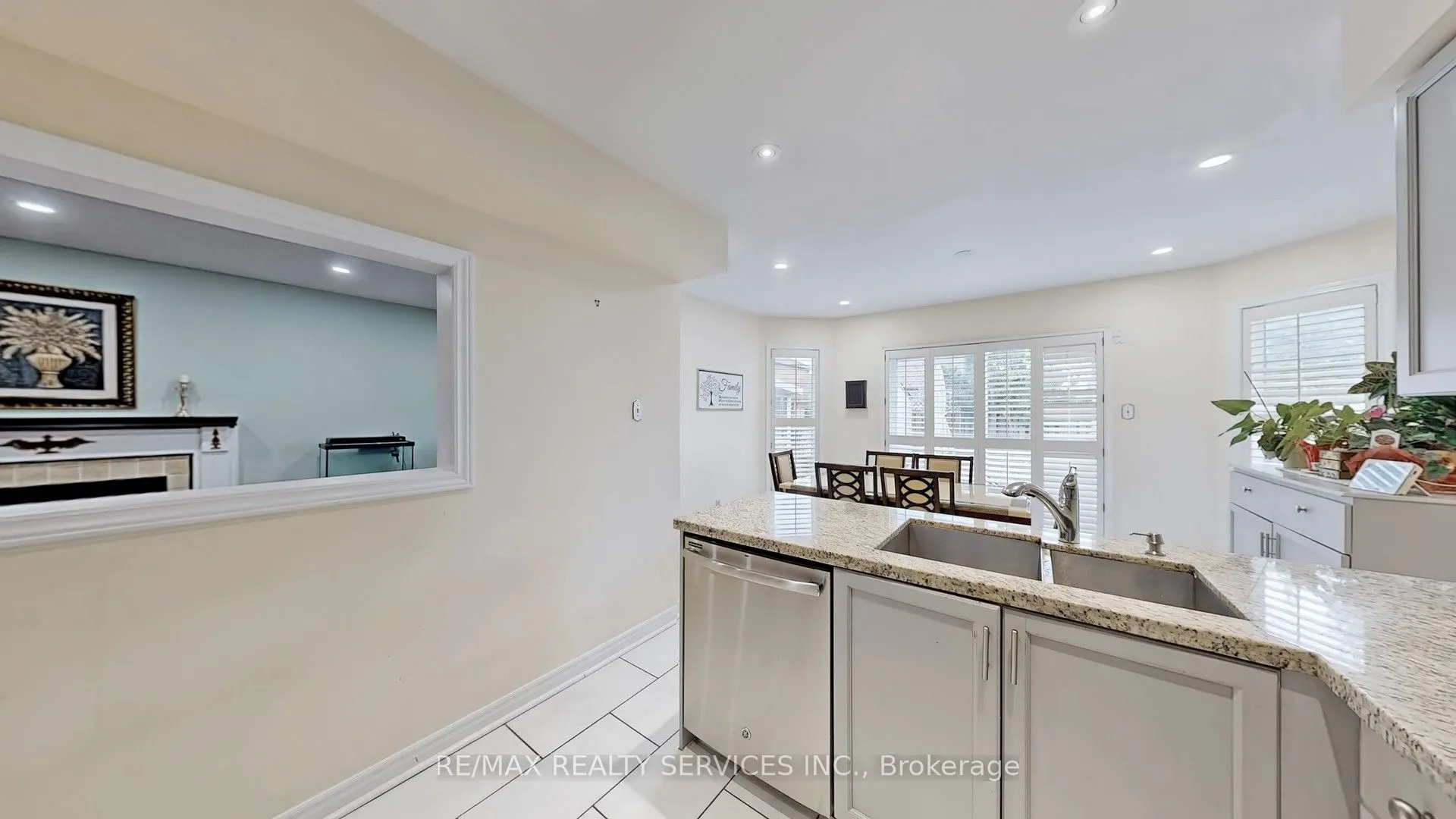 87 Sprucelands Avenue