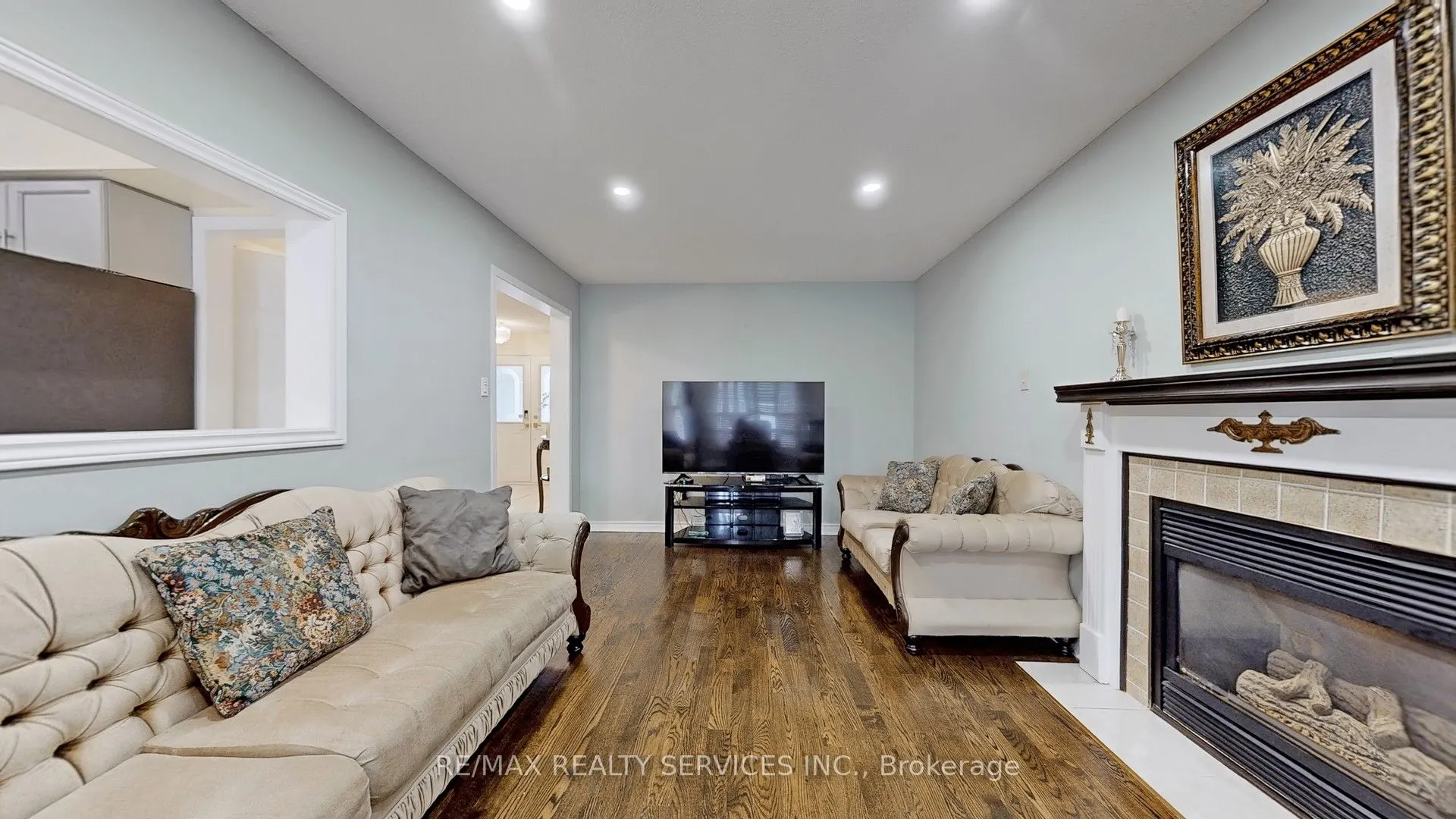 87 Sprucelands Avenue