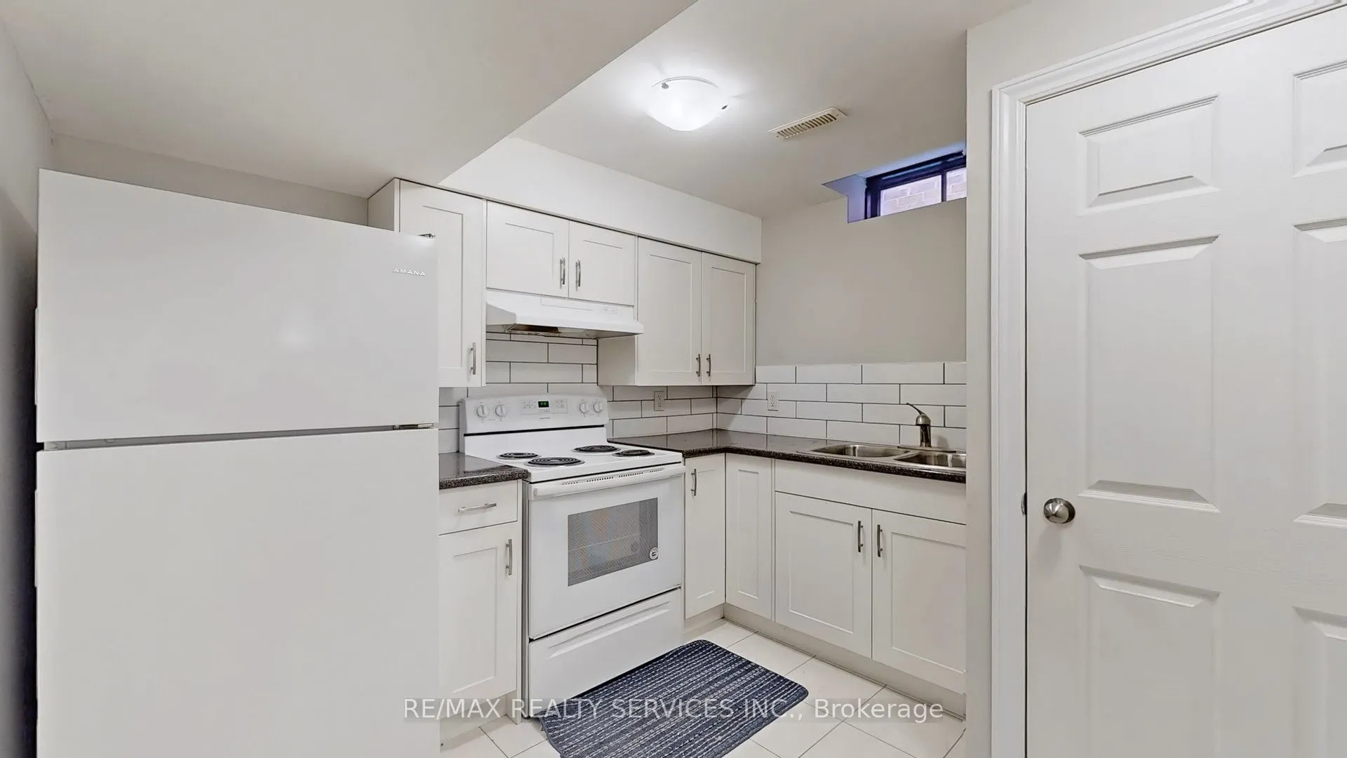 87 Sprucelands Avenue