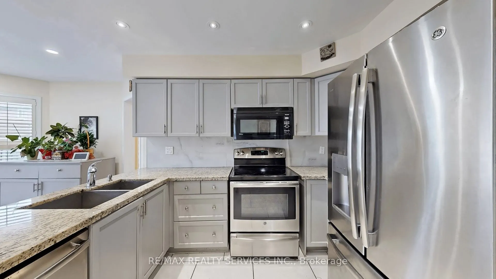 87 Sprucelands Avenue
