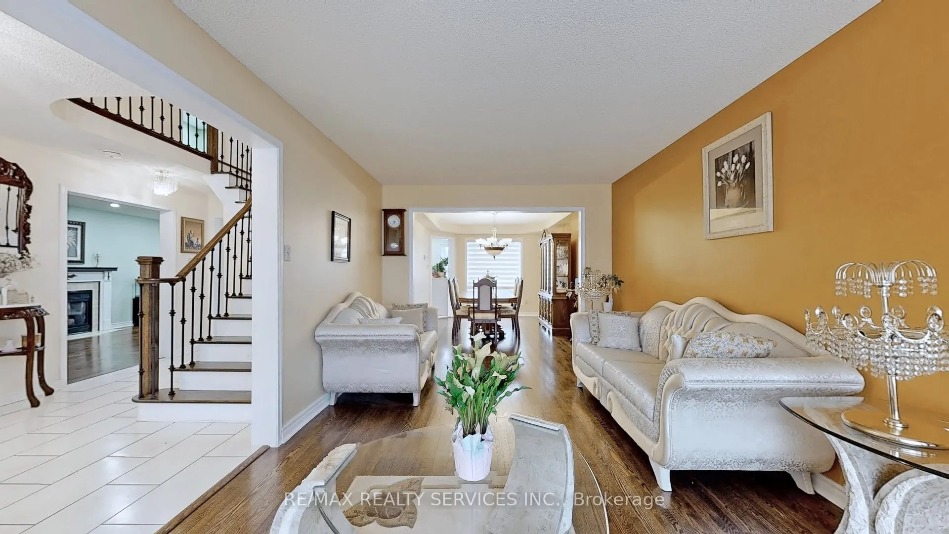 87 Sprucelands Avenue