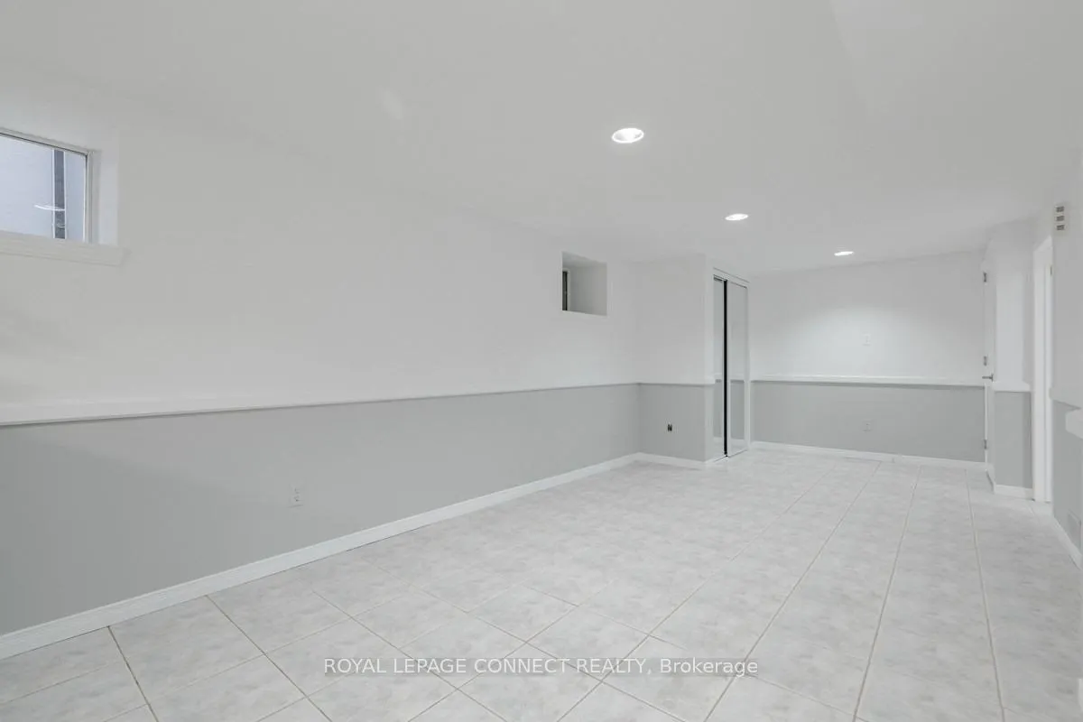 159 Parkside Drive, #4