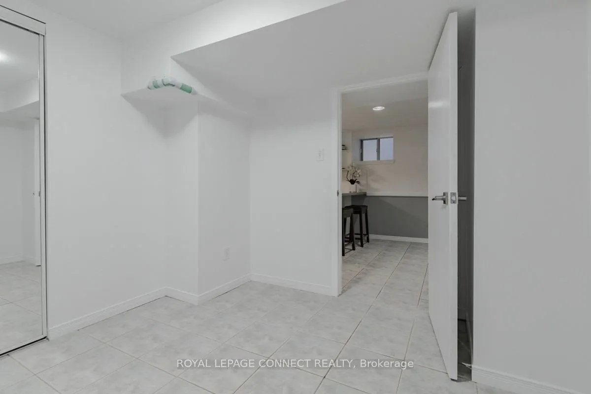 159 Parkside Drive, #4