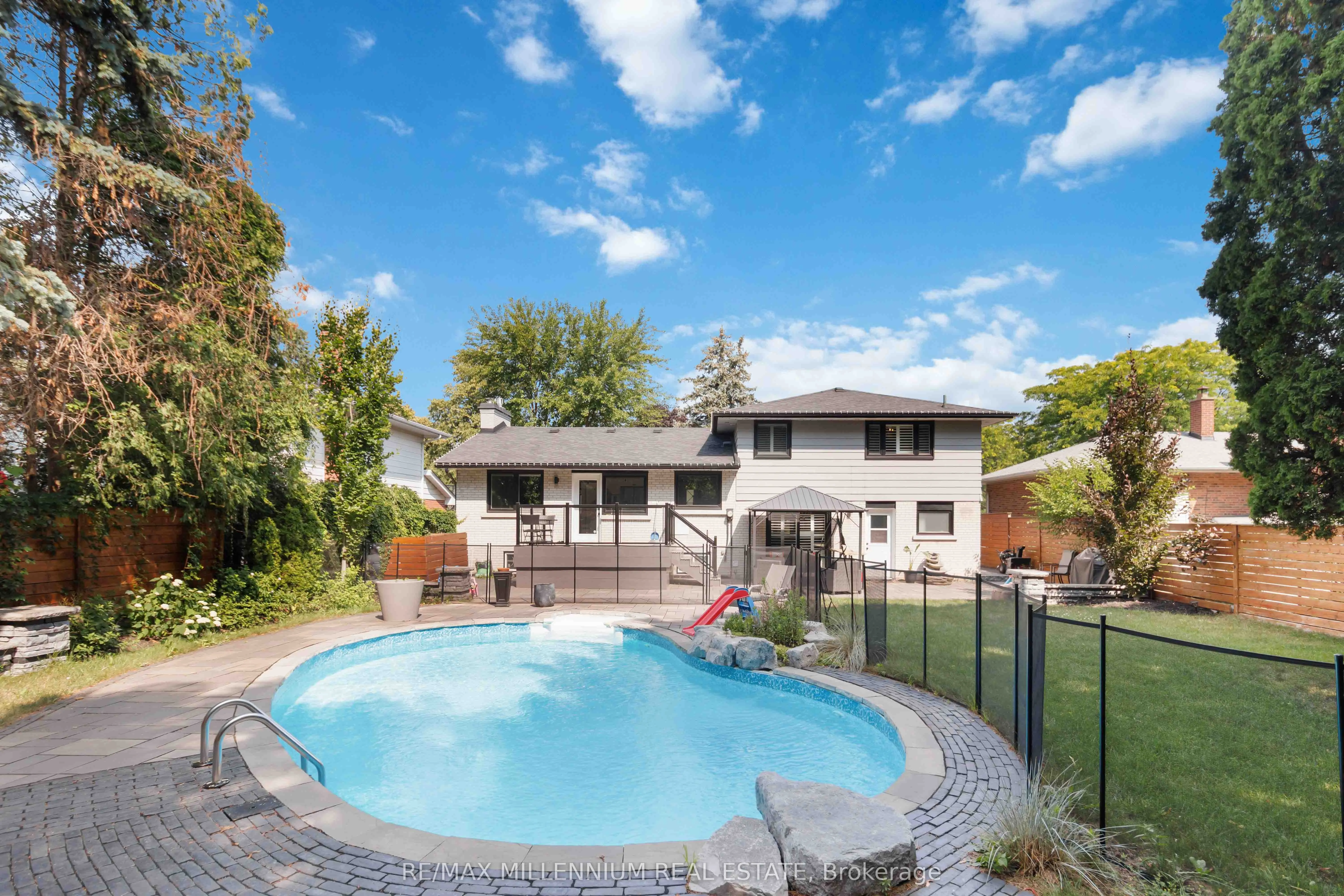 250 Daphne Avenue