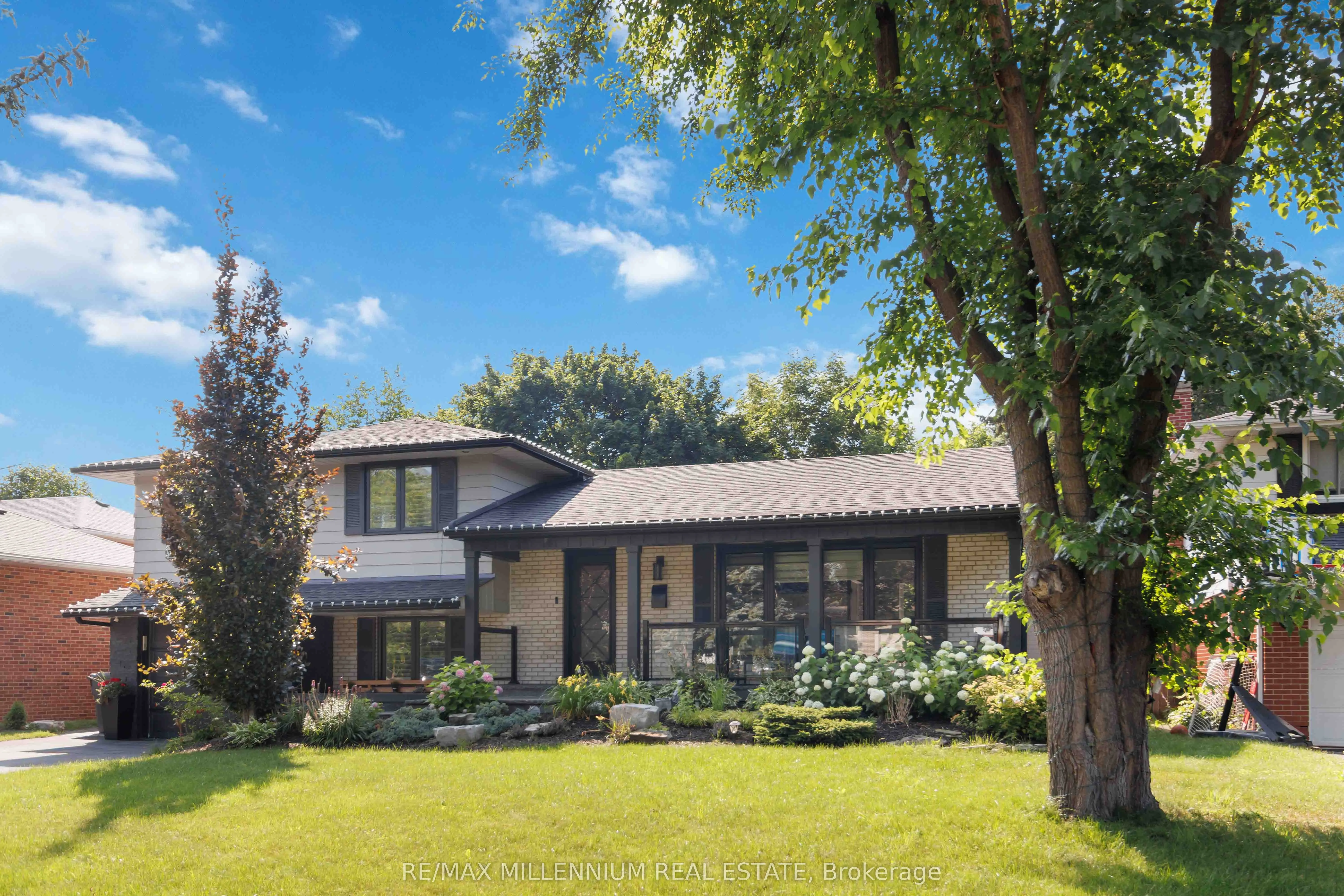 250 Daphne Avenue