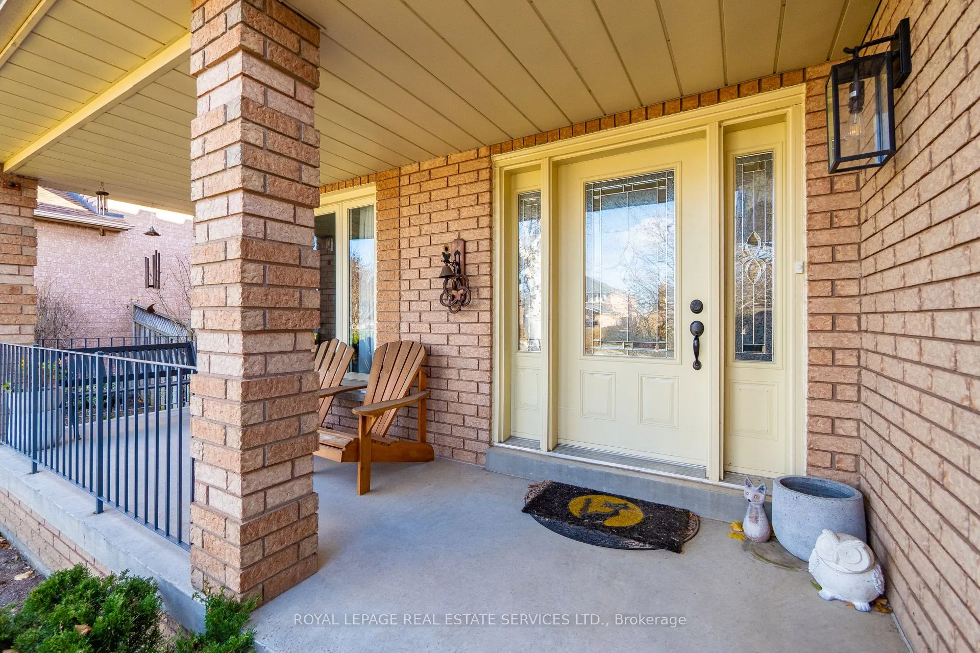 1074 Bradbury Chase
