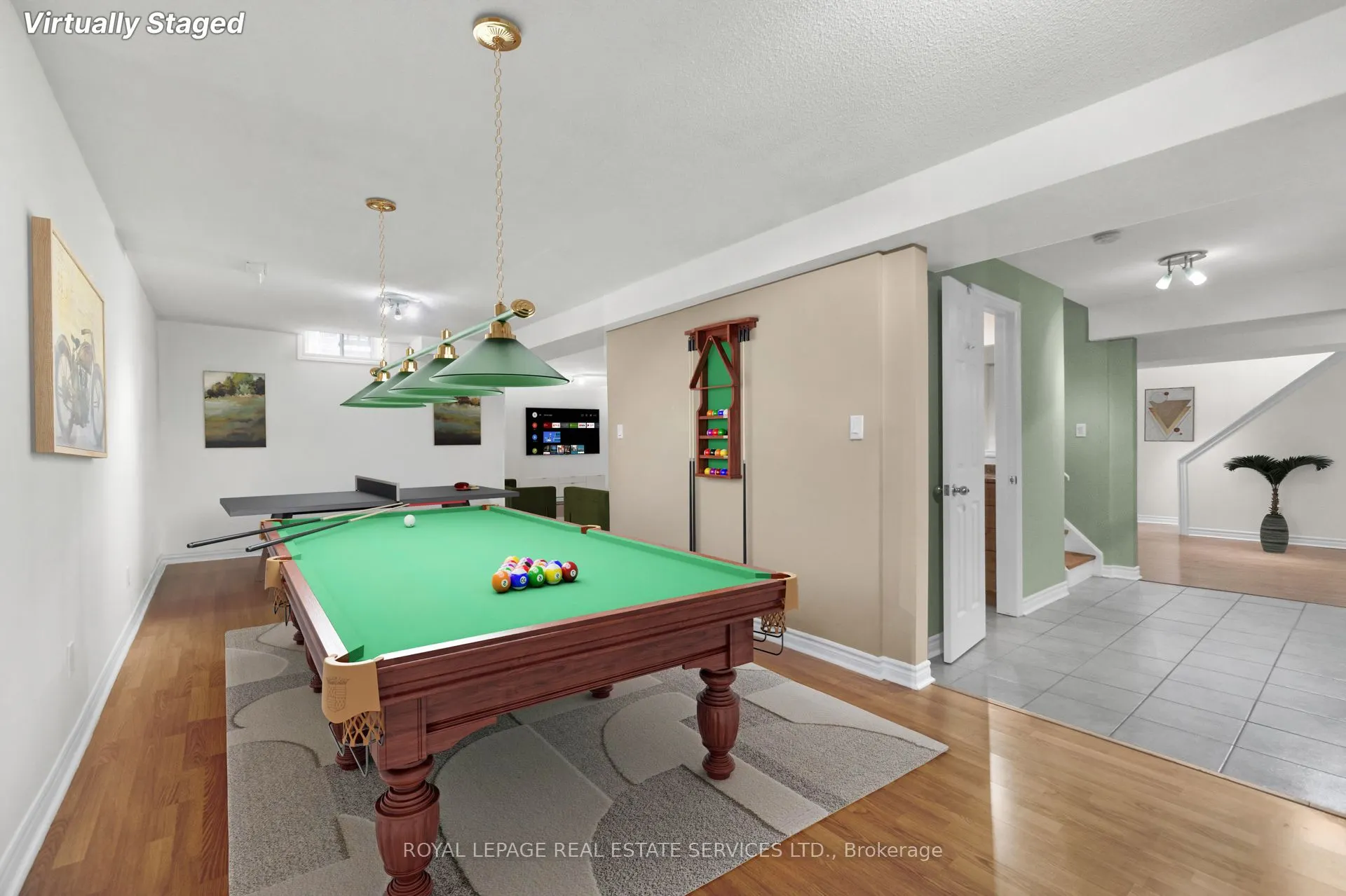 1074 Bradbury Chase