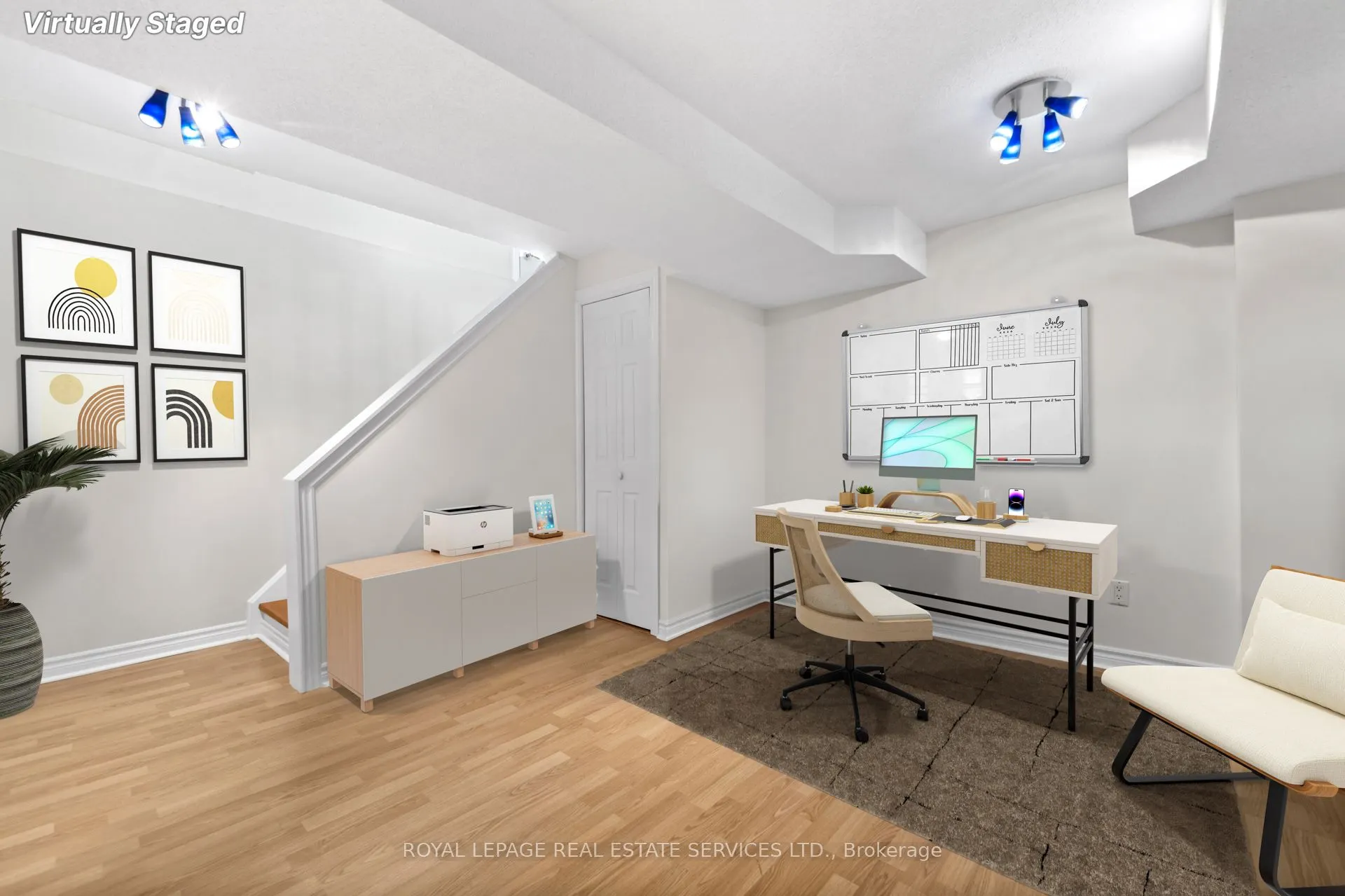 1074 Bradbury Chase
