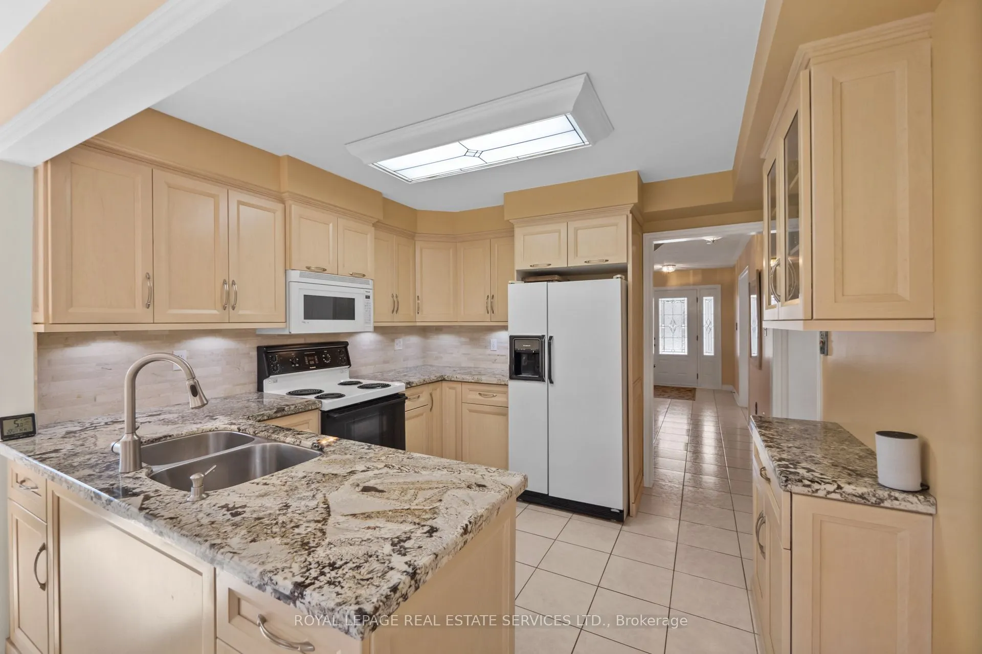 1074 Bradbury Chase