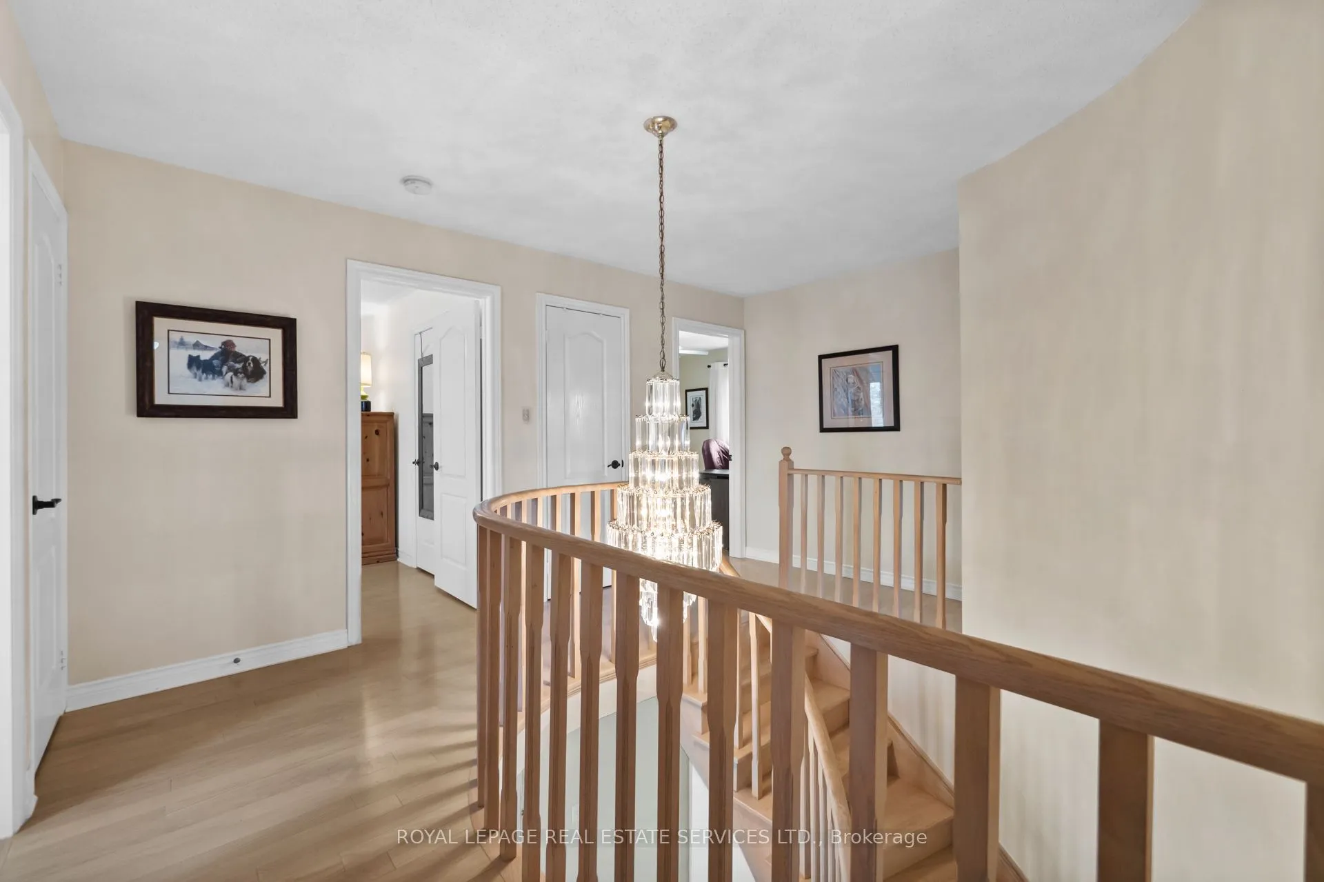1074 Bradbury Chase