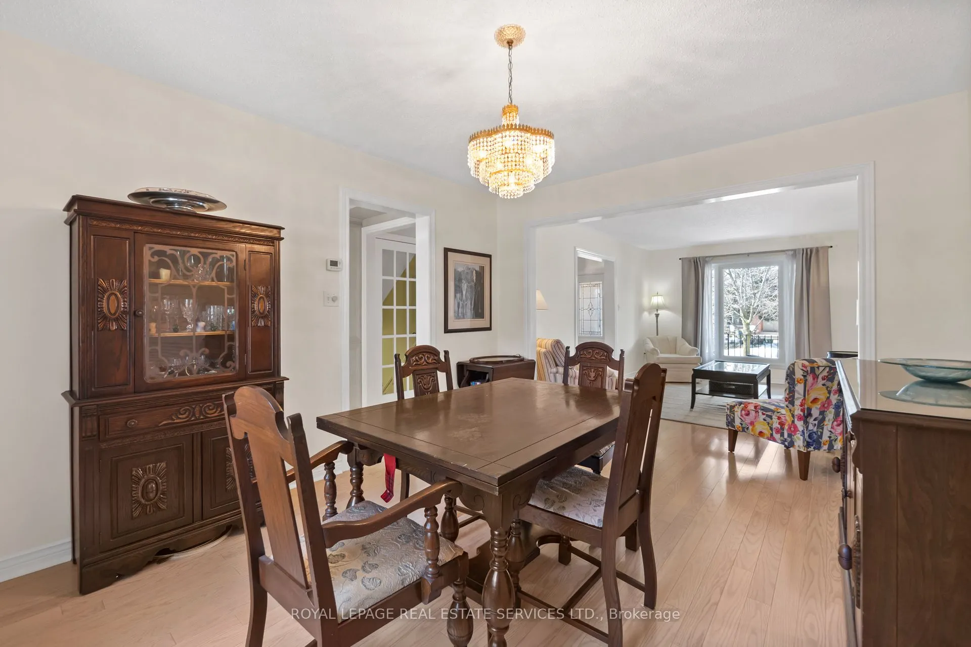 1074 Bradbury Chase