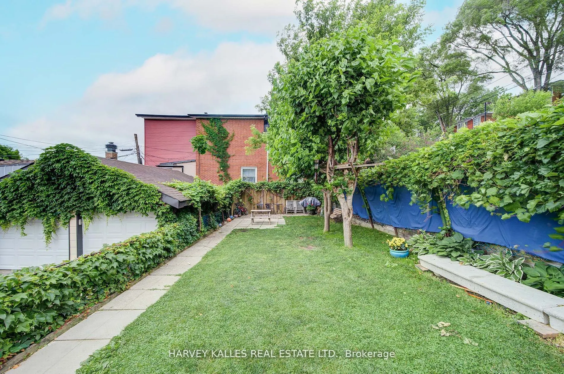 408 Silverthorn Avenue