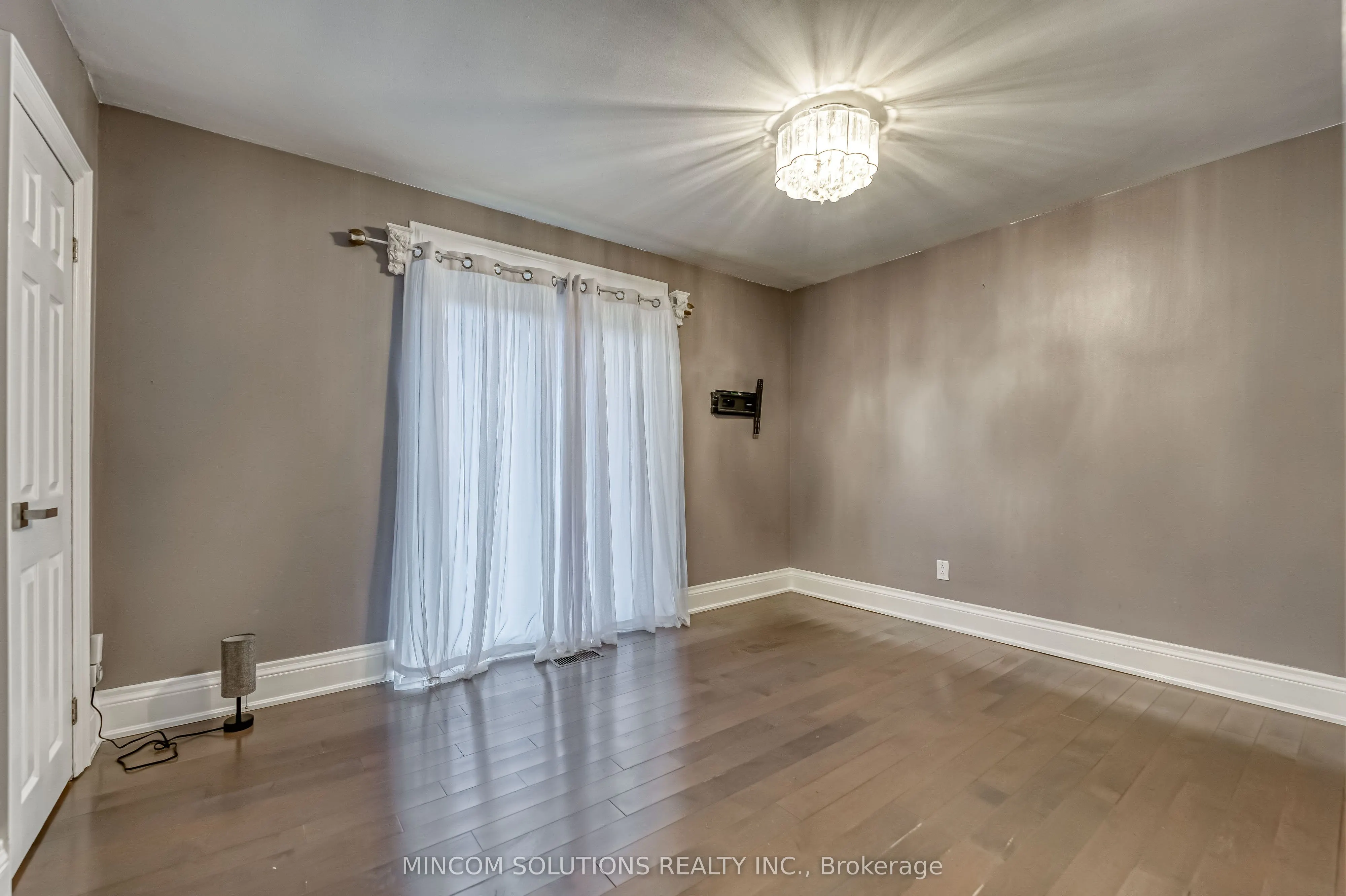 3506 Orion Crescent
