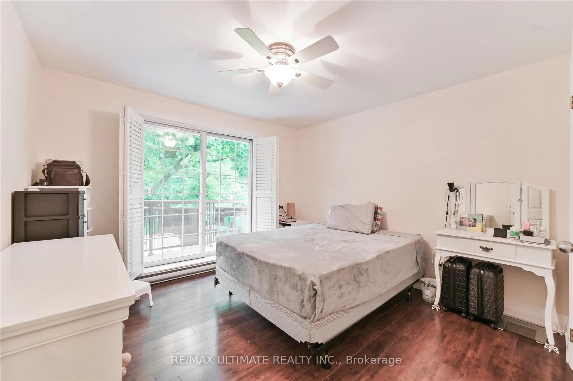 76 Hilldale Road