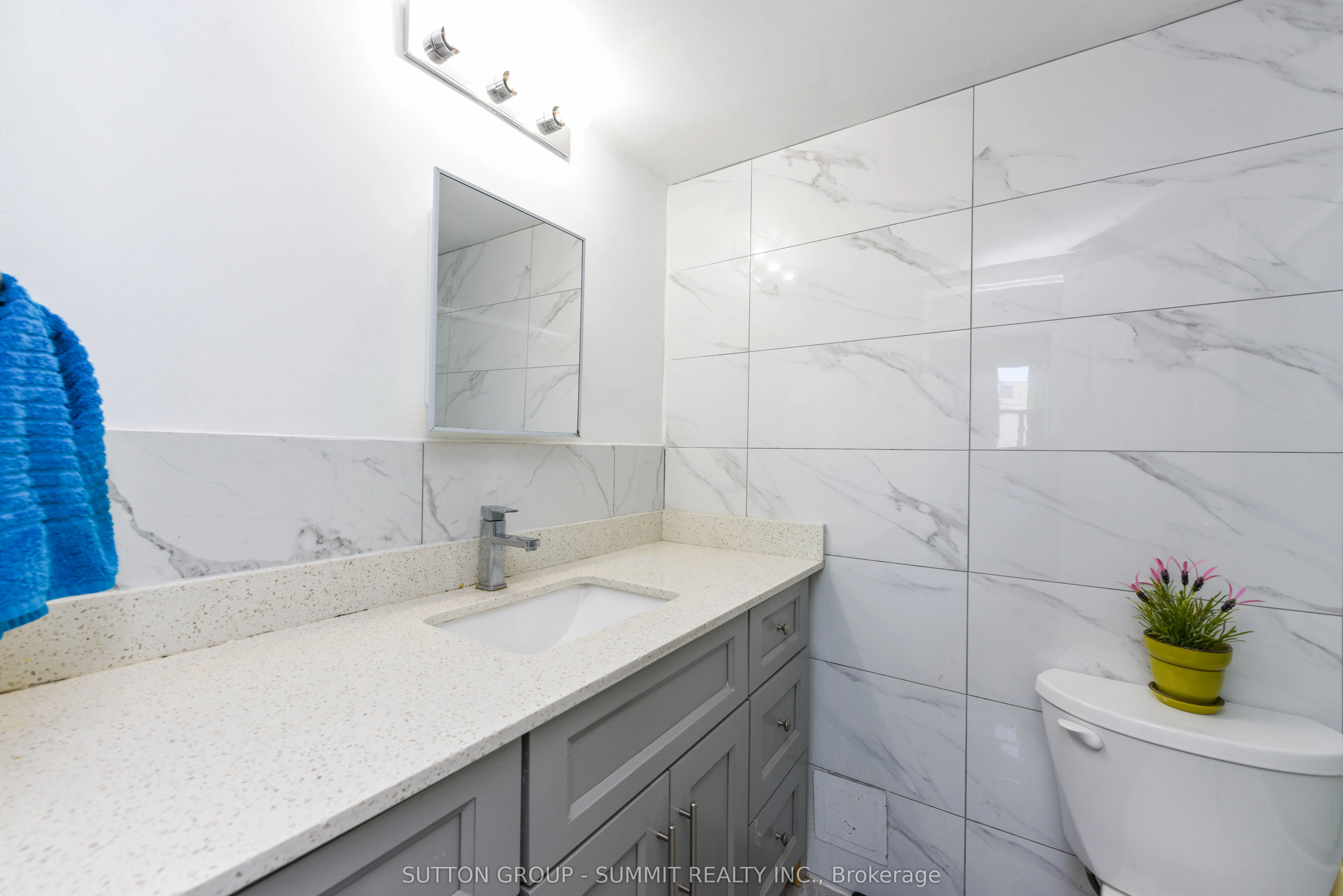 380 Dixon Road, #1902