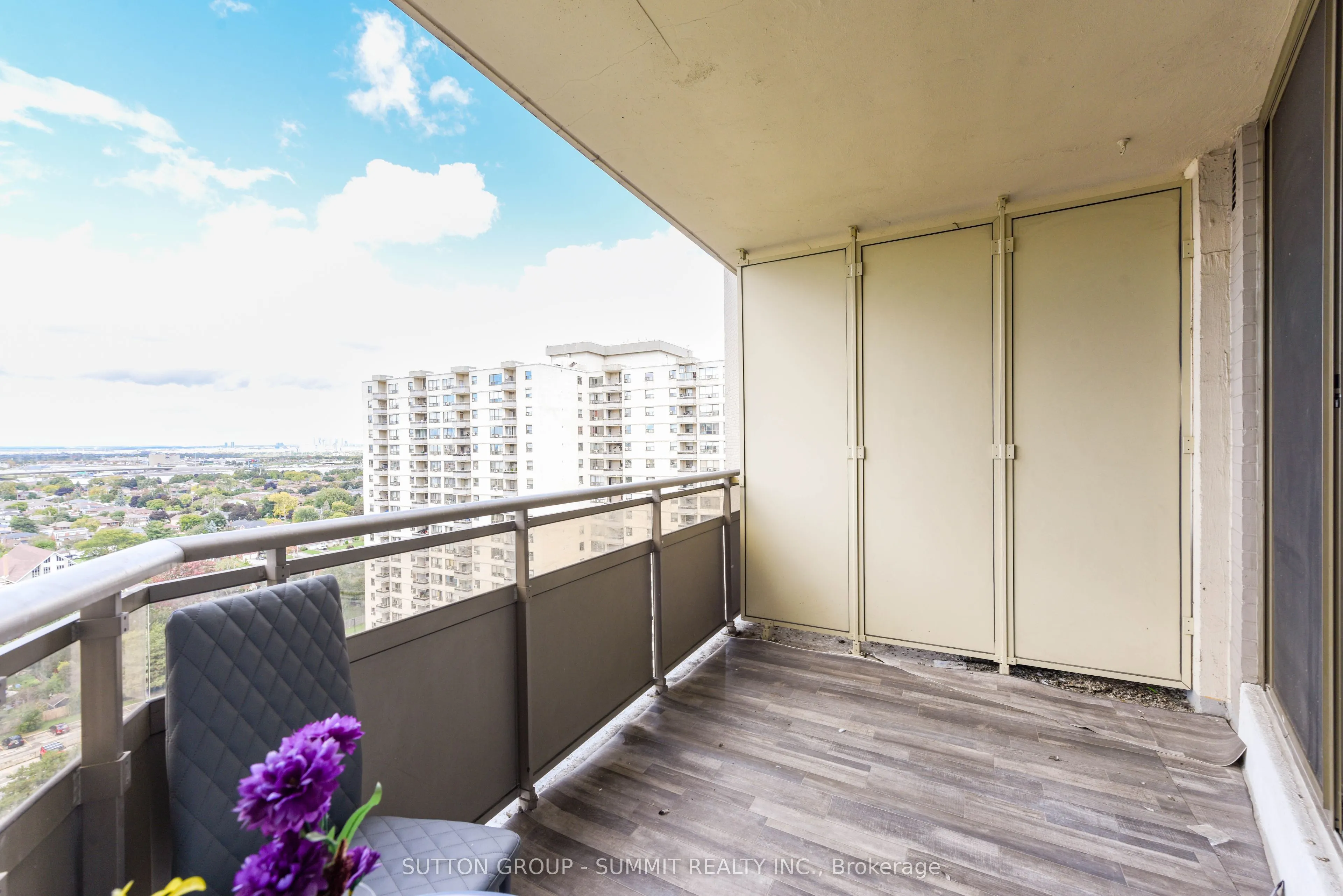 380 Dixon Road, #1902