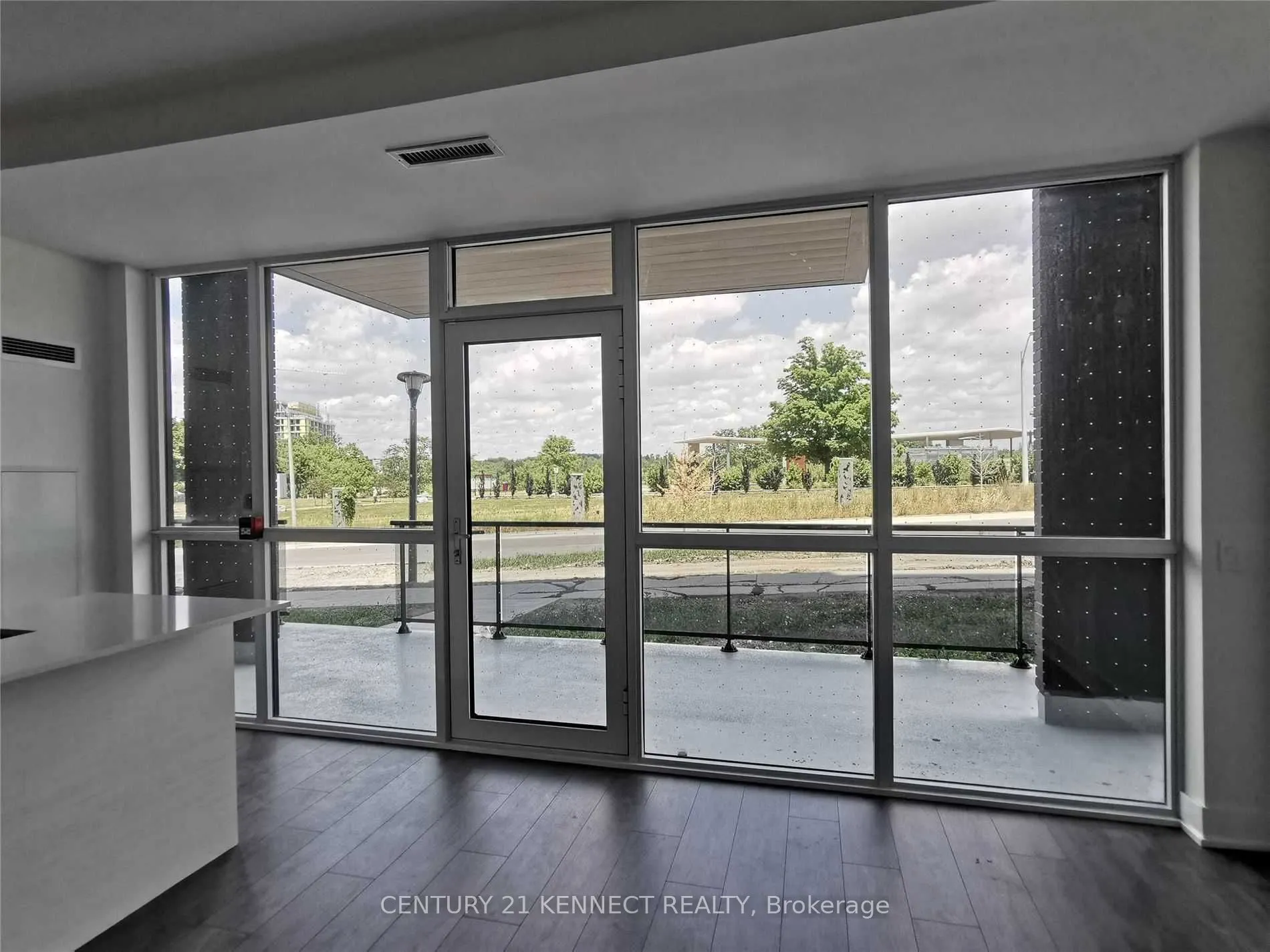 60 George Butchart Drive, #TH 3