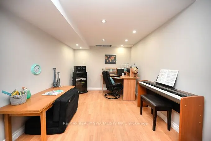 7019 Graydon Court