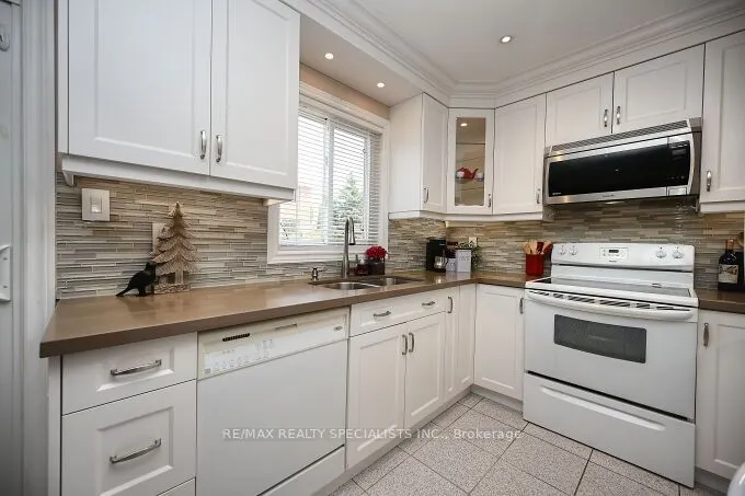 7019 Graydon Court
