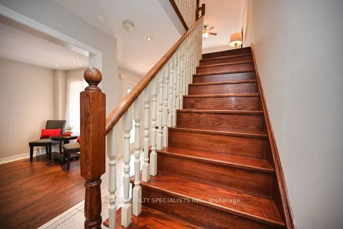 7019 Graydon Court