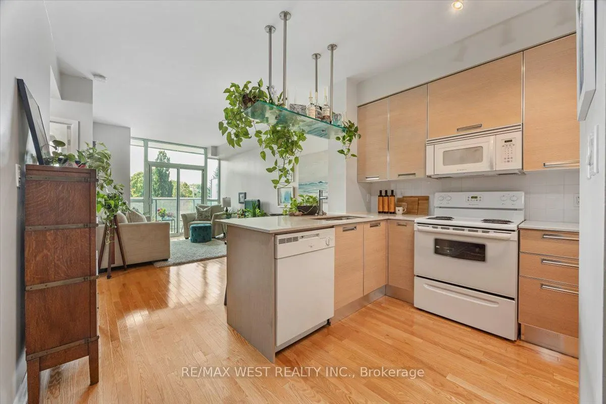 3391 Bloor Street W, #306