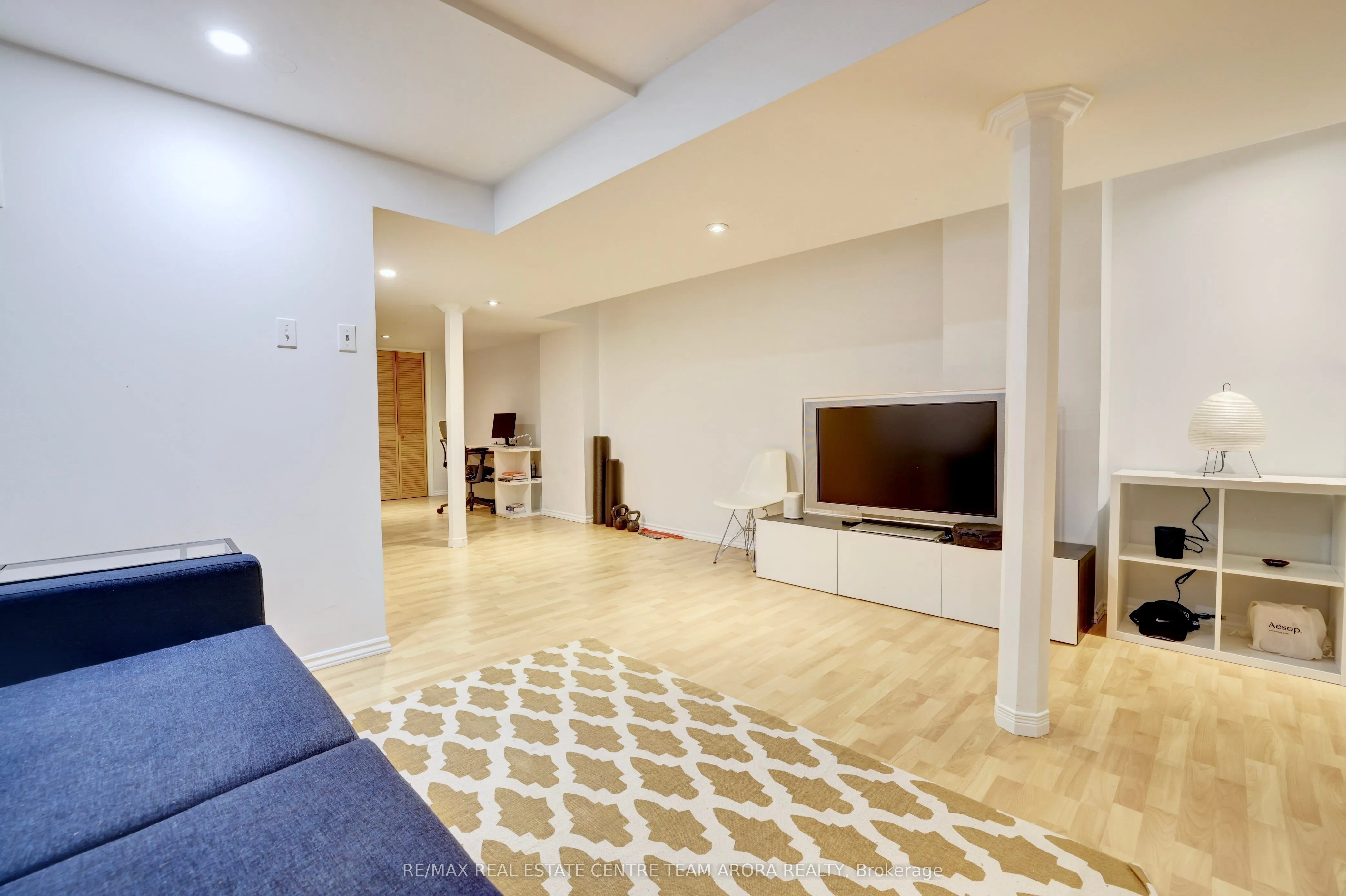 1085 Foxglove Place