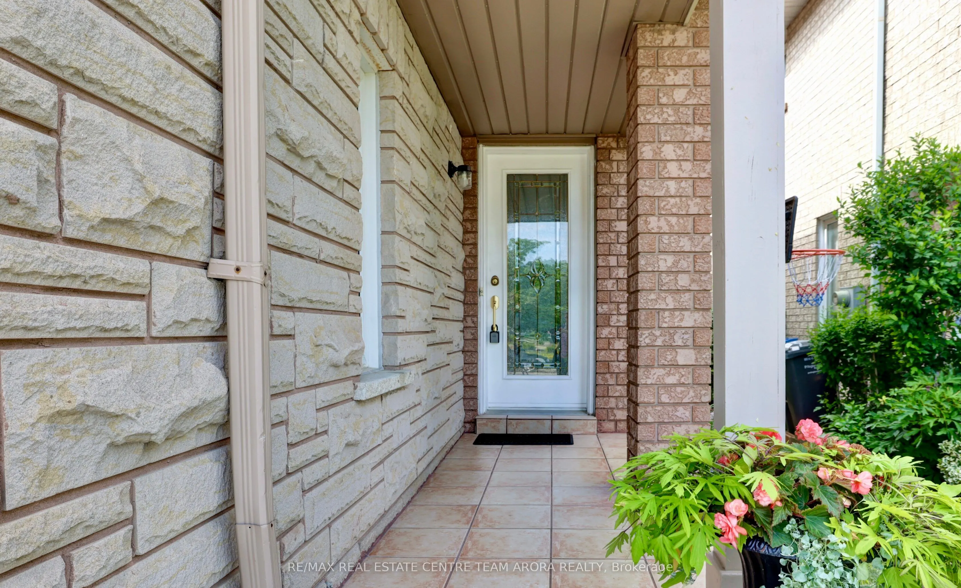1085 Foxglove Place