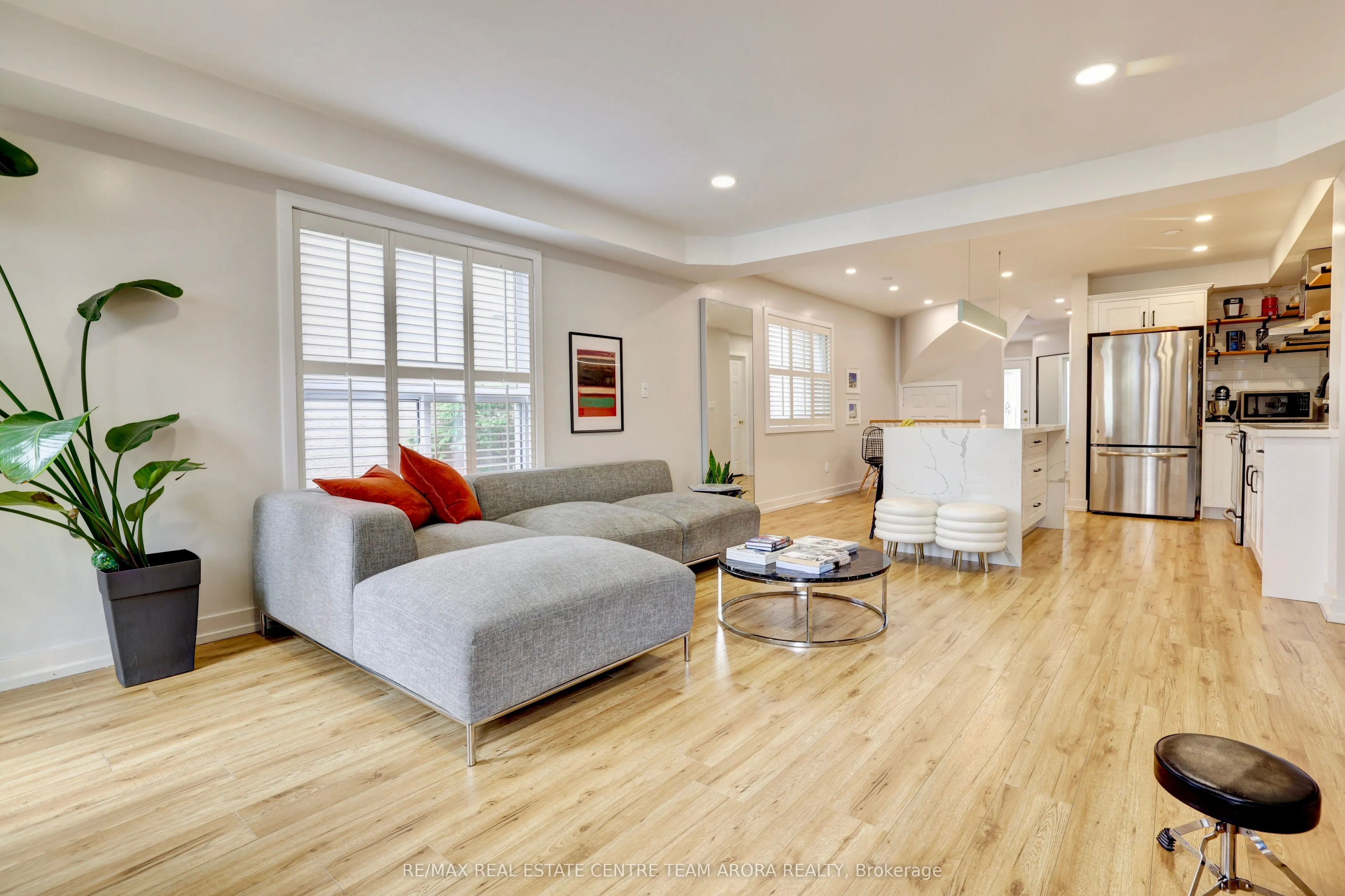 1085 Foxglove Place