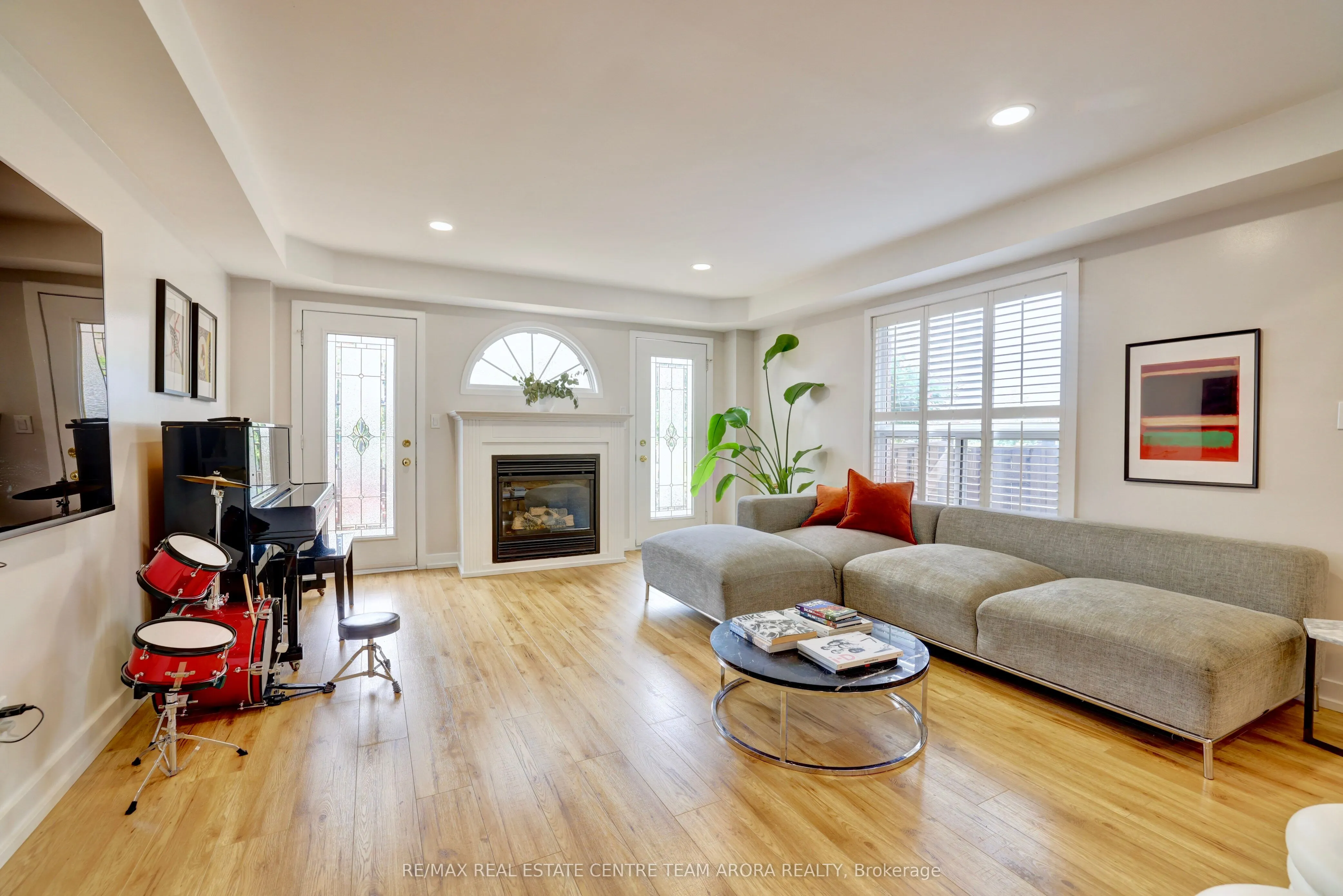 1085 Foxglove Place