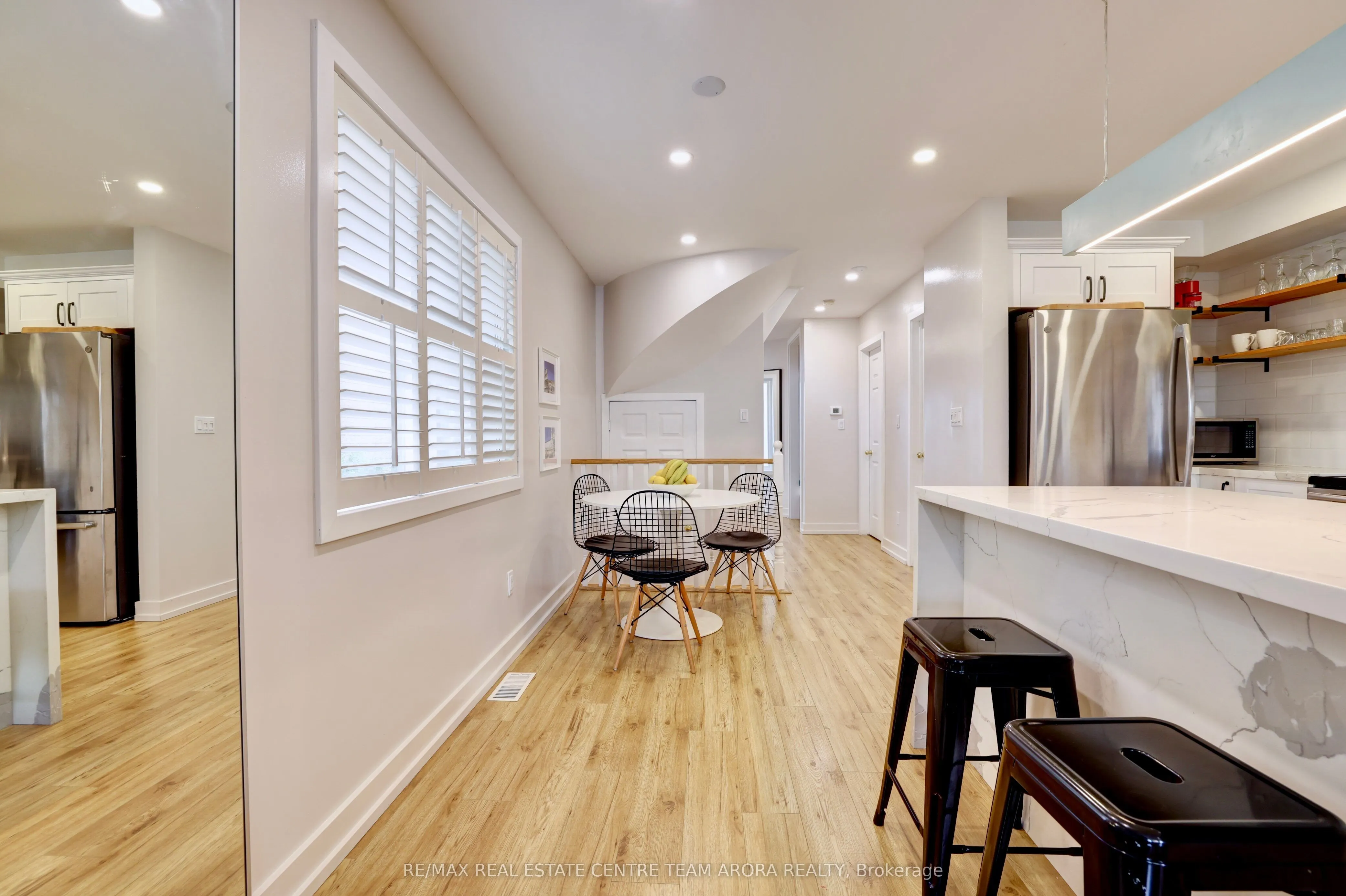 1085 Foxglove Place